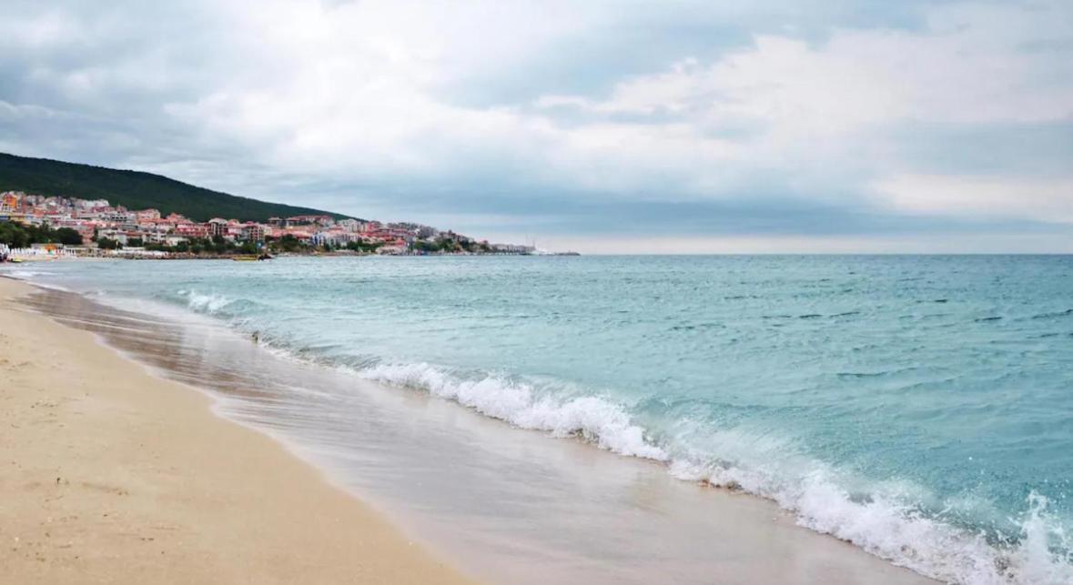 Premium Ferienwohnung SWETI WLAS Polarstar Beach Luxury Apartment 150 m zum Strand Pool 3 Balkone Meeresblick Google TV bis zu 6 Personen