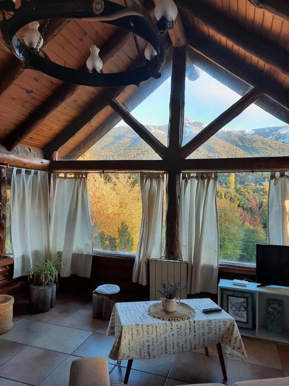 Disfrutá esta Clásica Cabaña Barilochense al pie del Cerro Otto