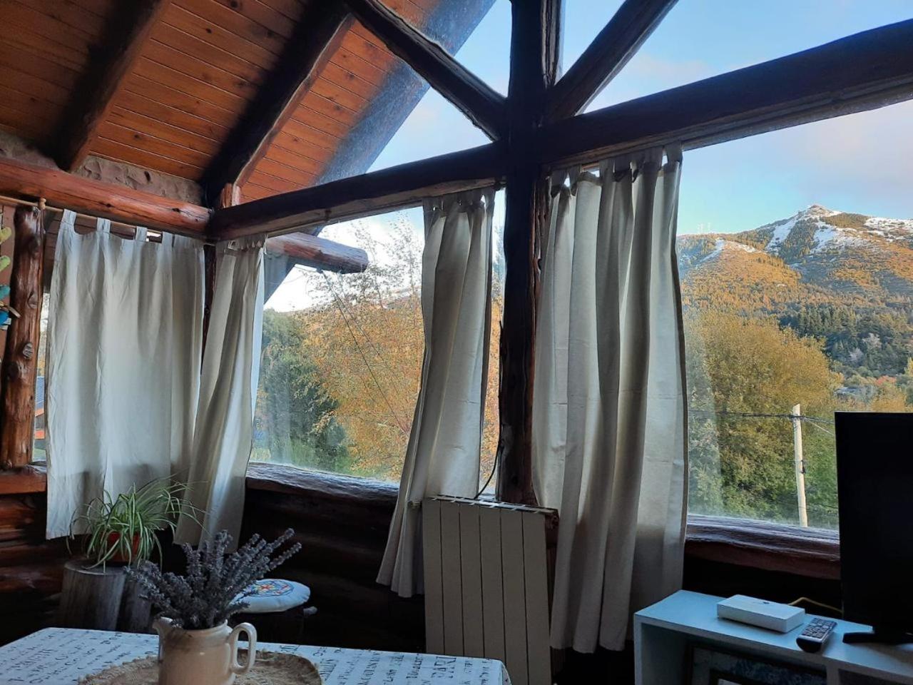 Disfrutá esta Clásica Cabaña Barilochense al pie del Cerro Otto