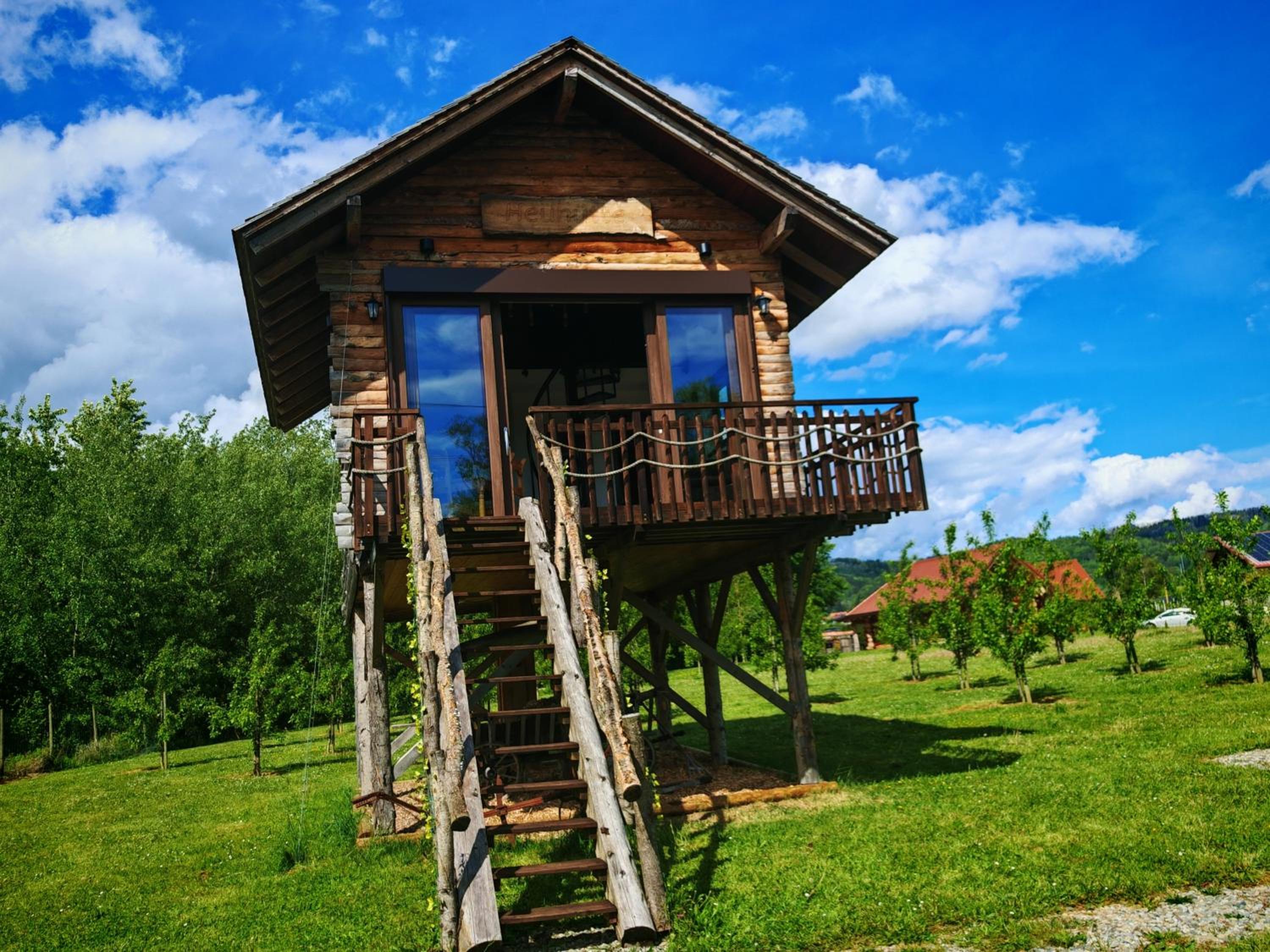 Baumhaus Heuhütte