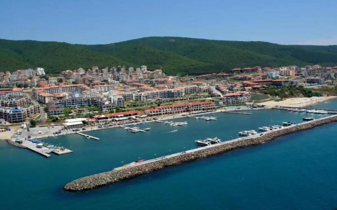 Premium Ferienwohnung SWETI WLAS Polarstar Beach Luxury Apartment 150 m zum Strand Pool 3 Balkone Meeresblick Google TV bis zu 6 Personen