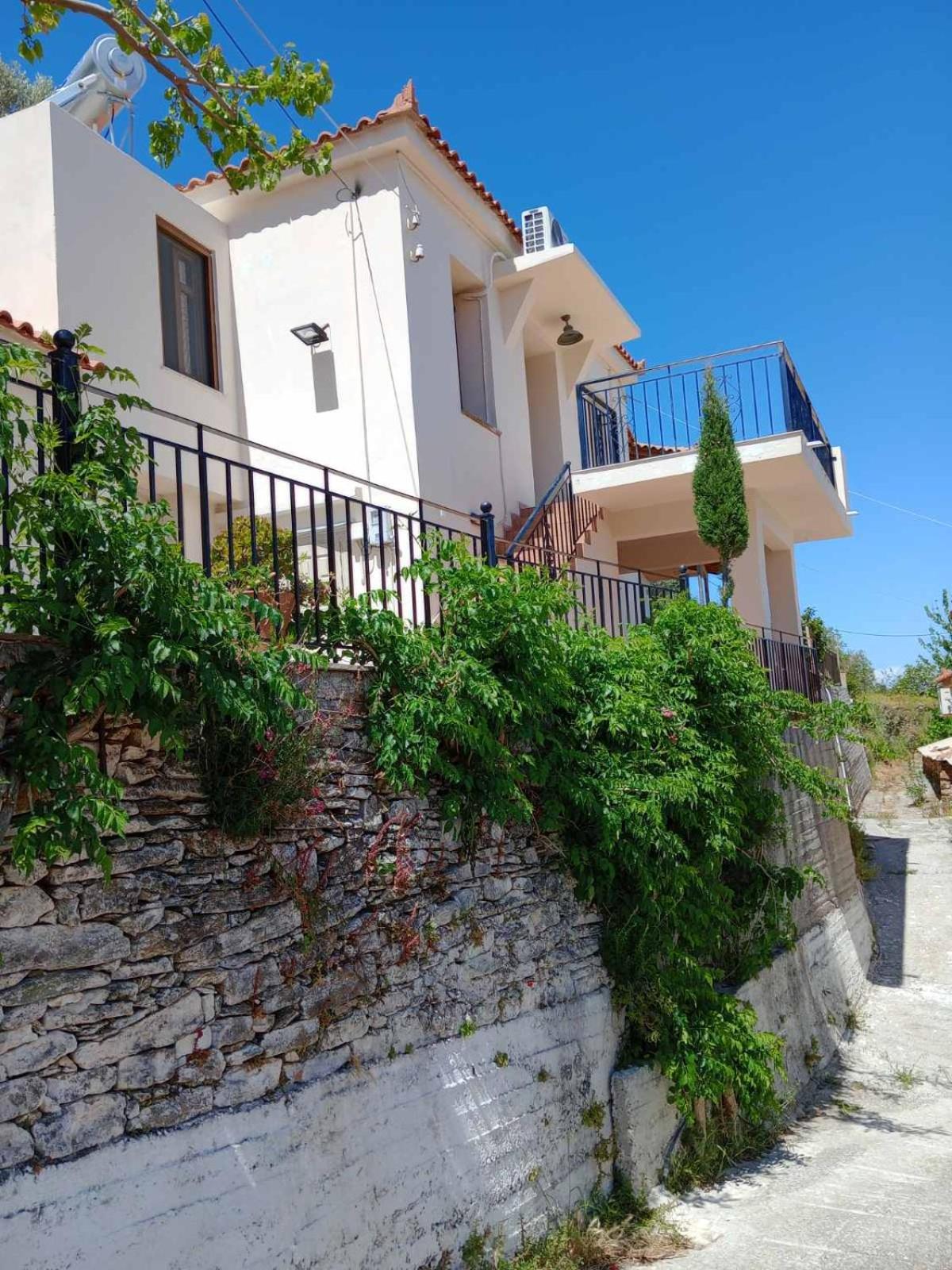 Akros-cottage on mountain- ground floor