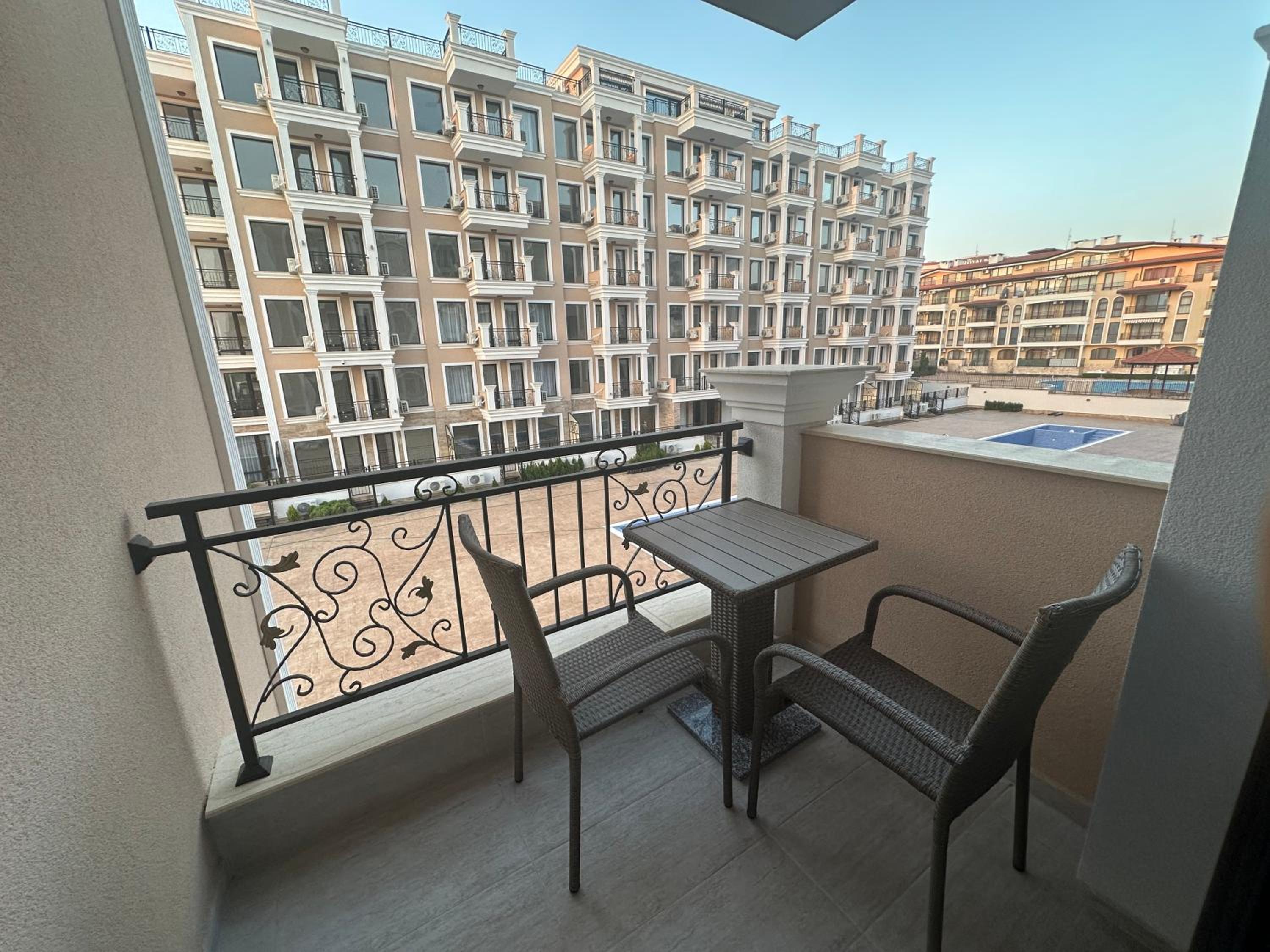 Premium Ferienwohnung SWETI WLAS Polarstar Beach Luxury Apartment 150 m zum Strand Pool 3 Balkone Meeresblick Google TV bis zu 6 Personen