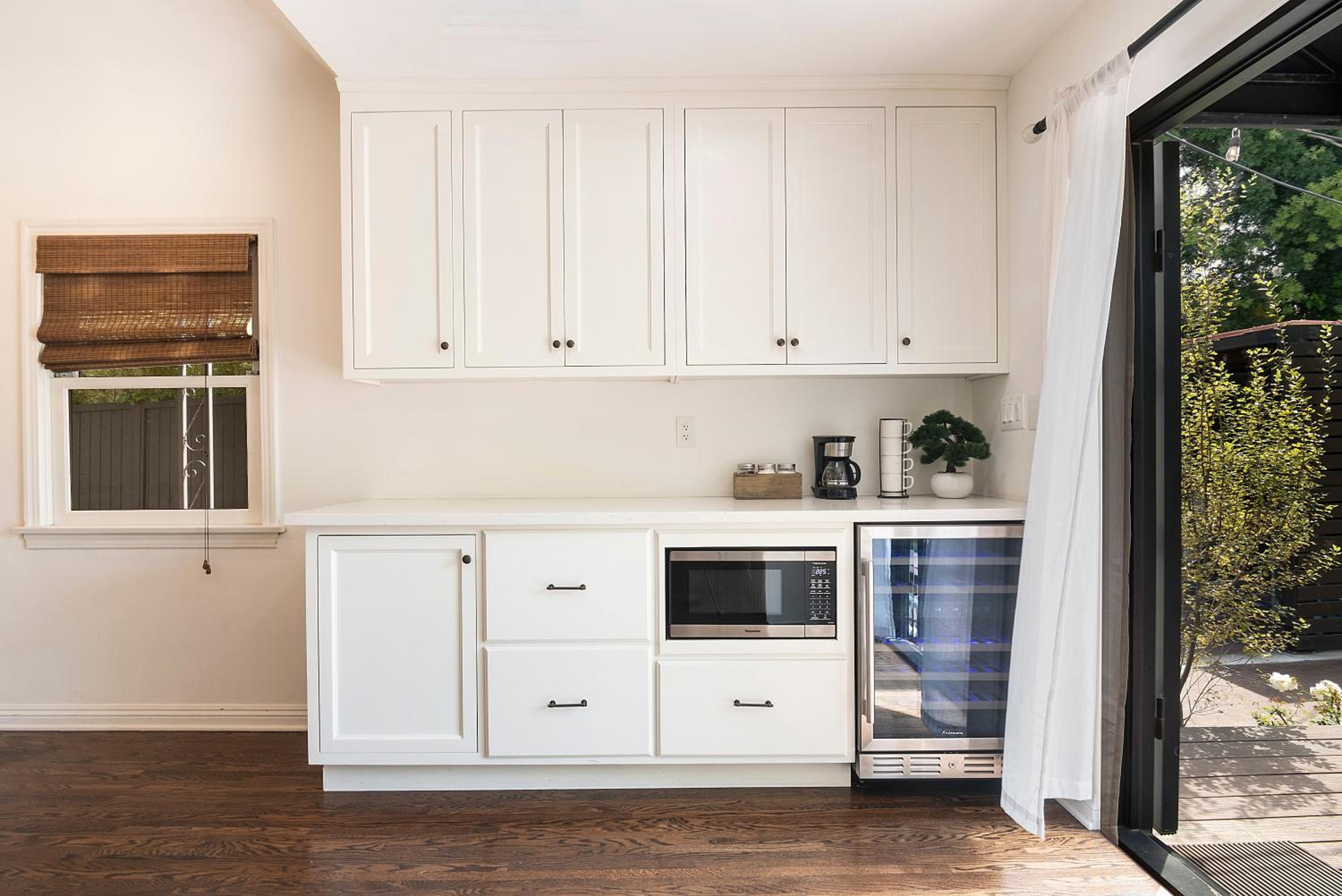 Beautiful Large 3 Bedroom 2 Bath Plus Pool and Jacuzzi