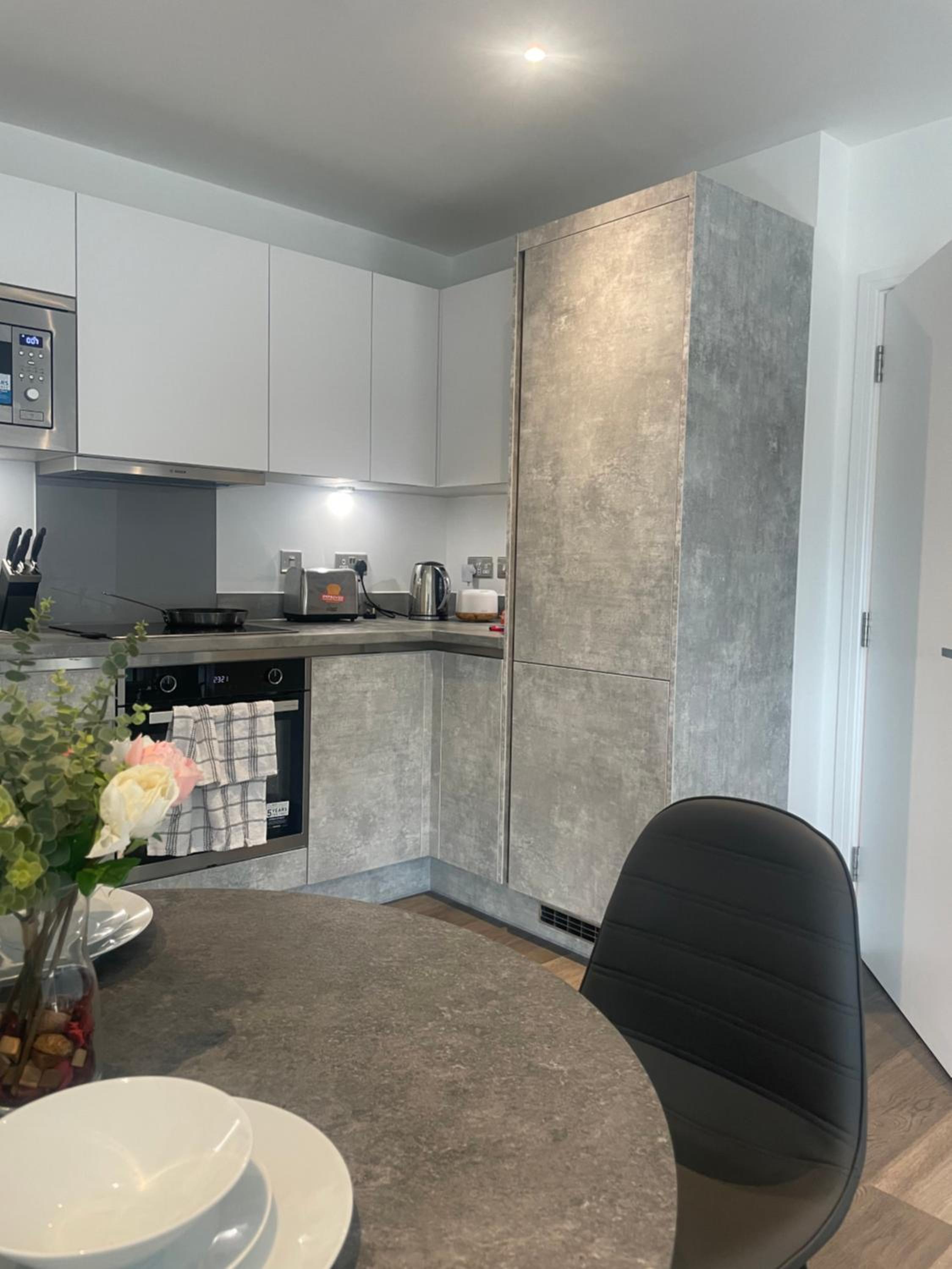 Apartment - Sleeps 4 & Free Parking