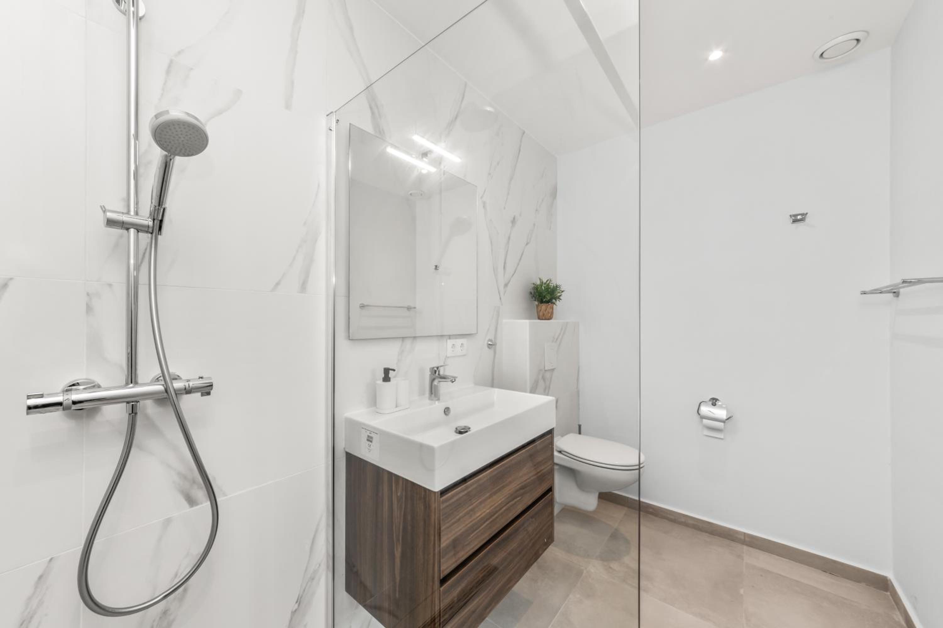 Luxury Two-Bedroom Apartments at Blue Bay The Breeze