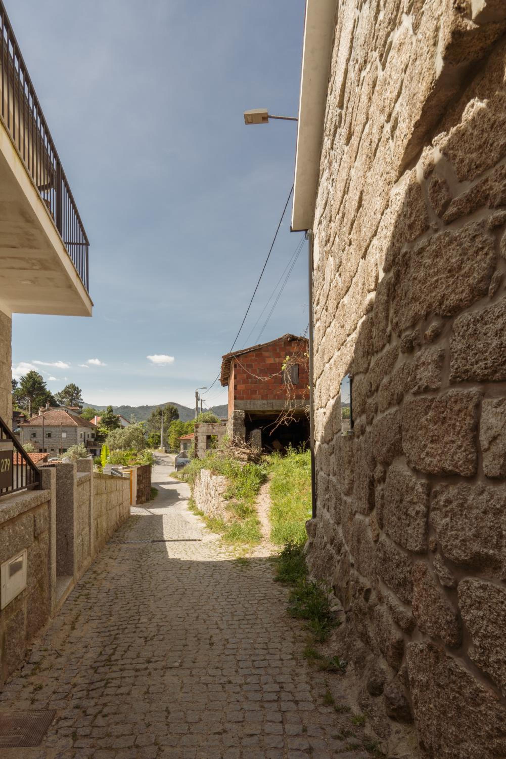 Casa da Fonte de Pedra view 2