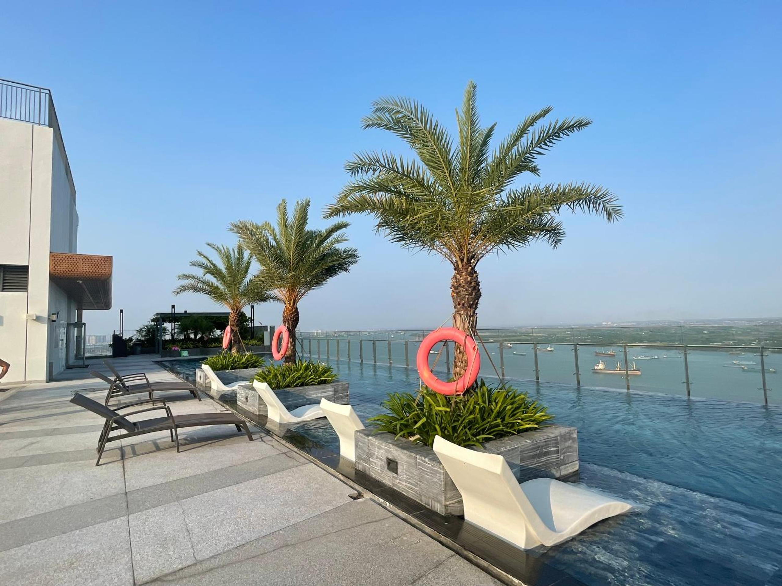 OKAERI saigon - Infinity swimming pool - Luxury apartment and cozy - 2bed 2bath