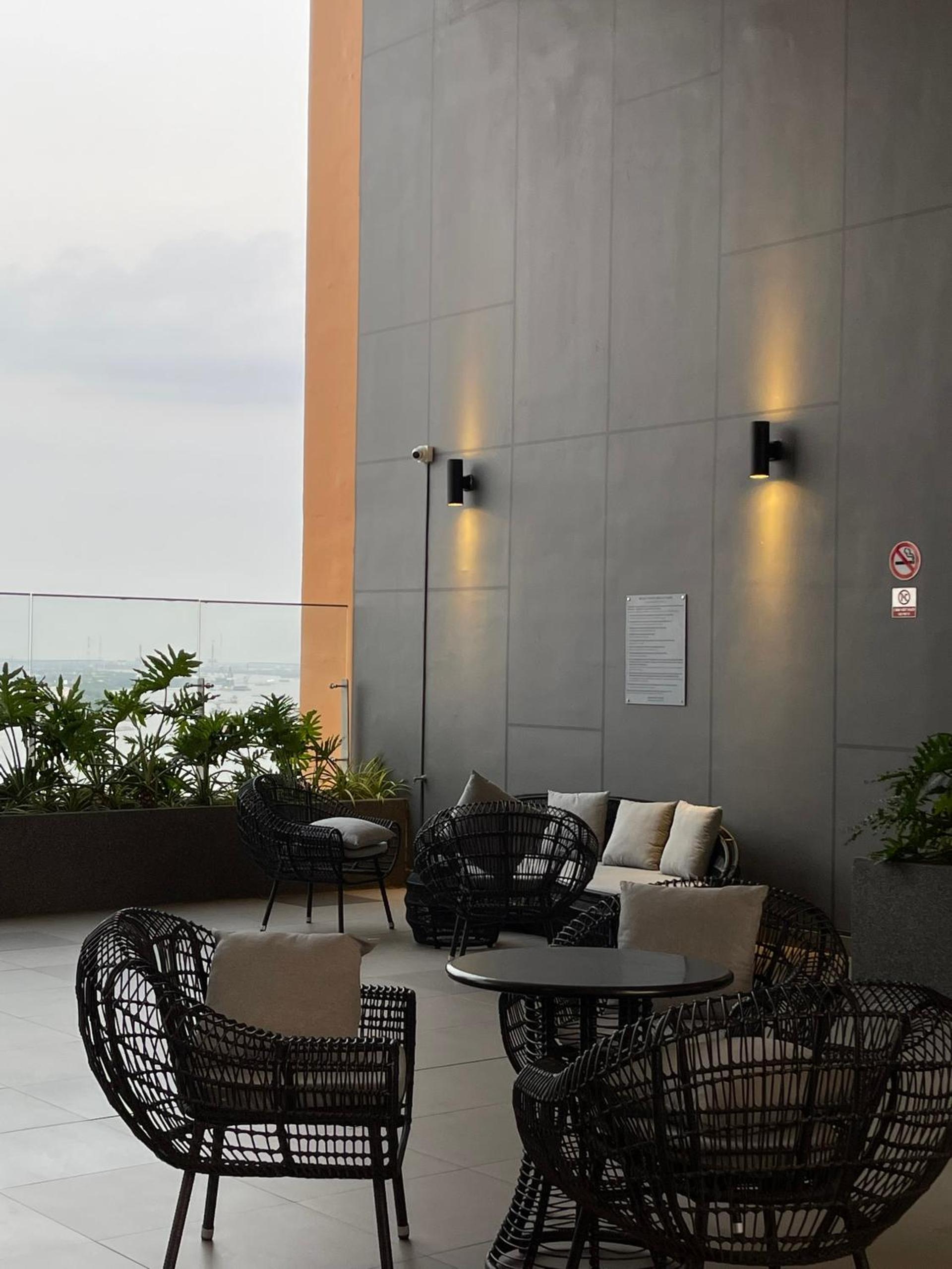 OKAERI saigon - Infinity swimming pool - Luxury apartment and cozy - 2bed 2bath