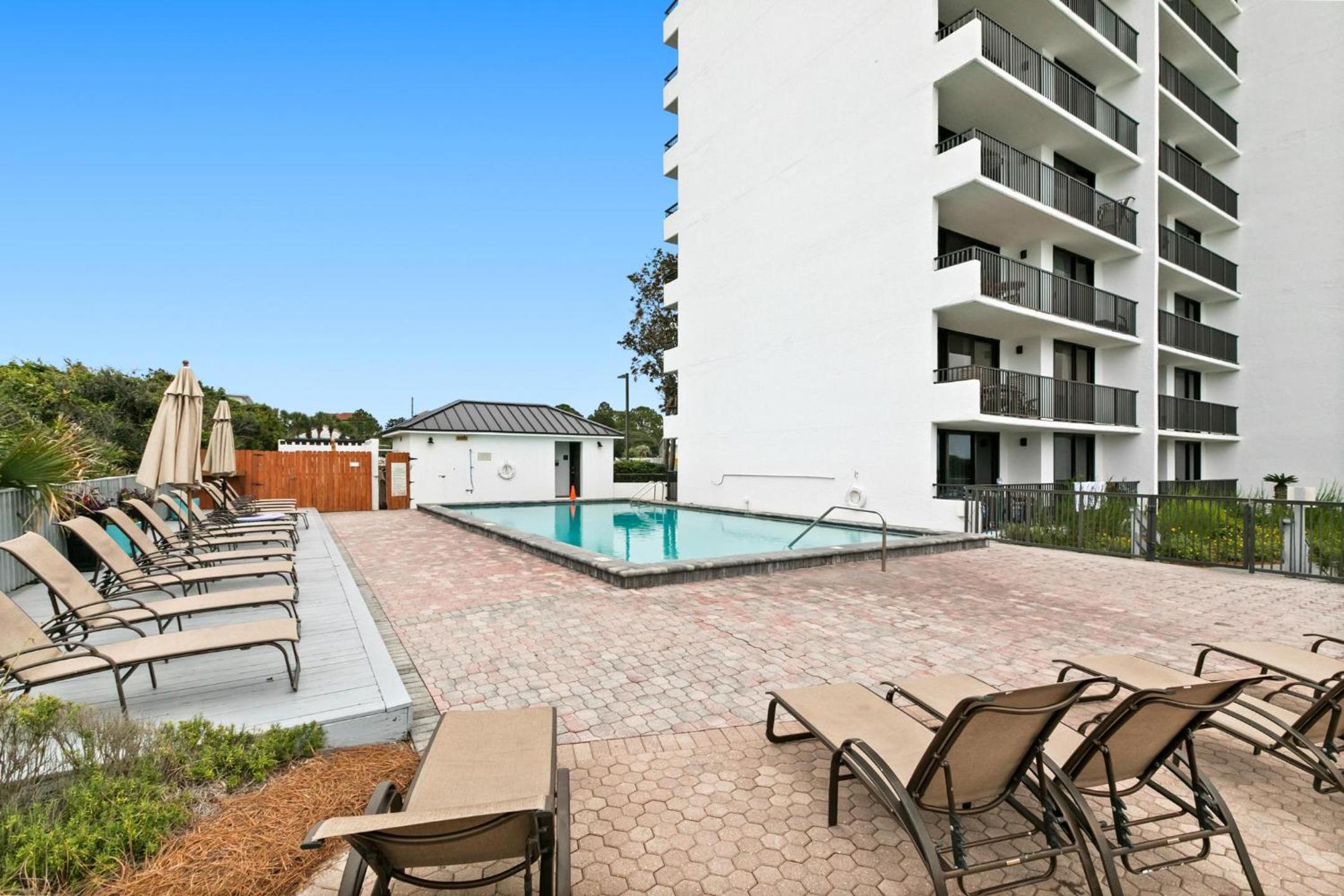 One Seagrove Place 1306