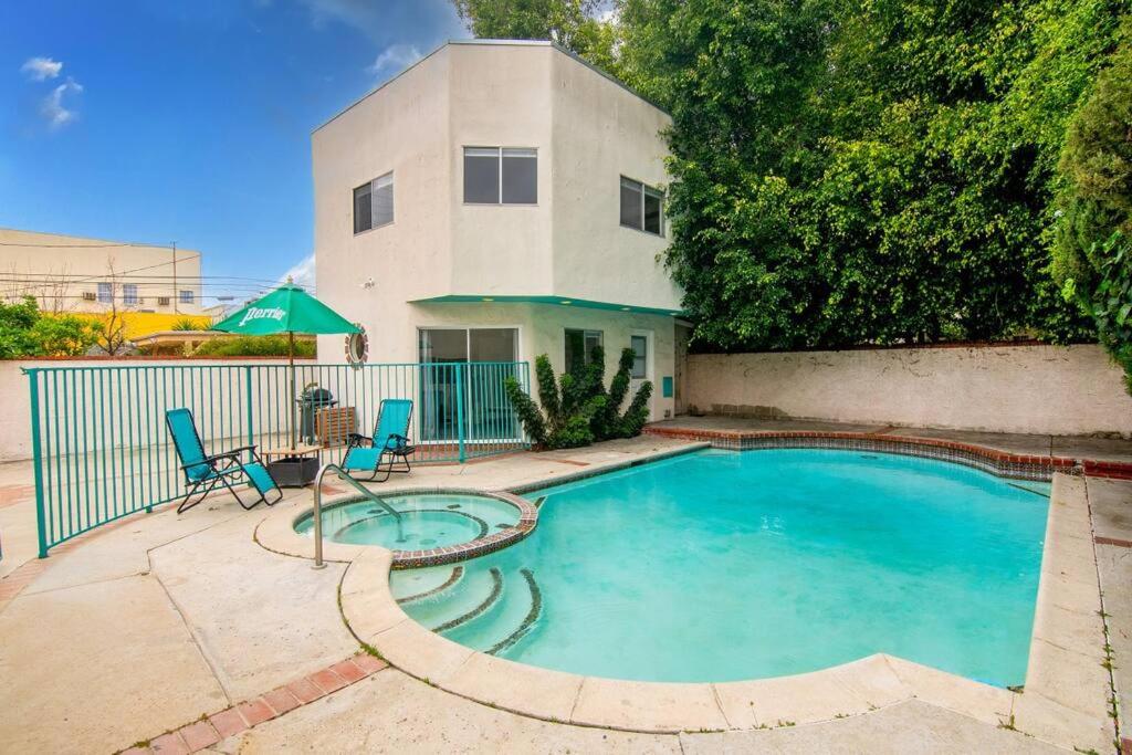Beautiful Spanish Home with Pool Beverly Hills Adj