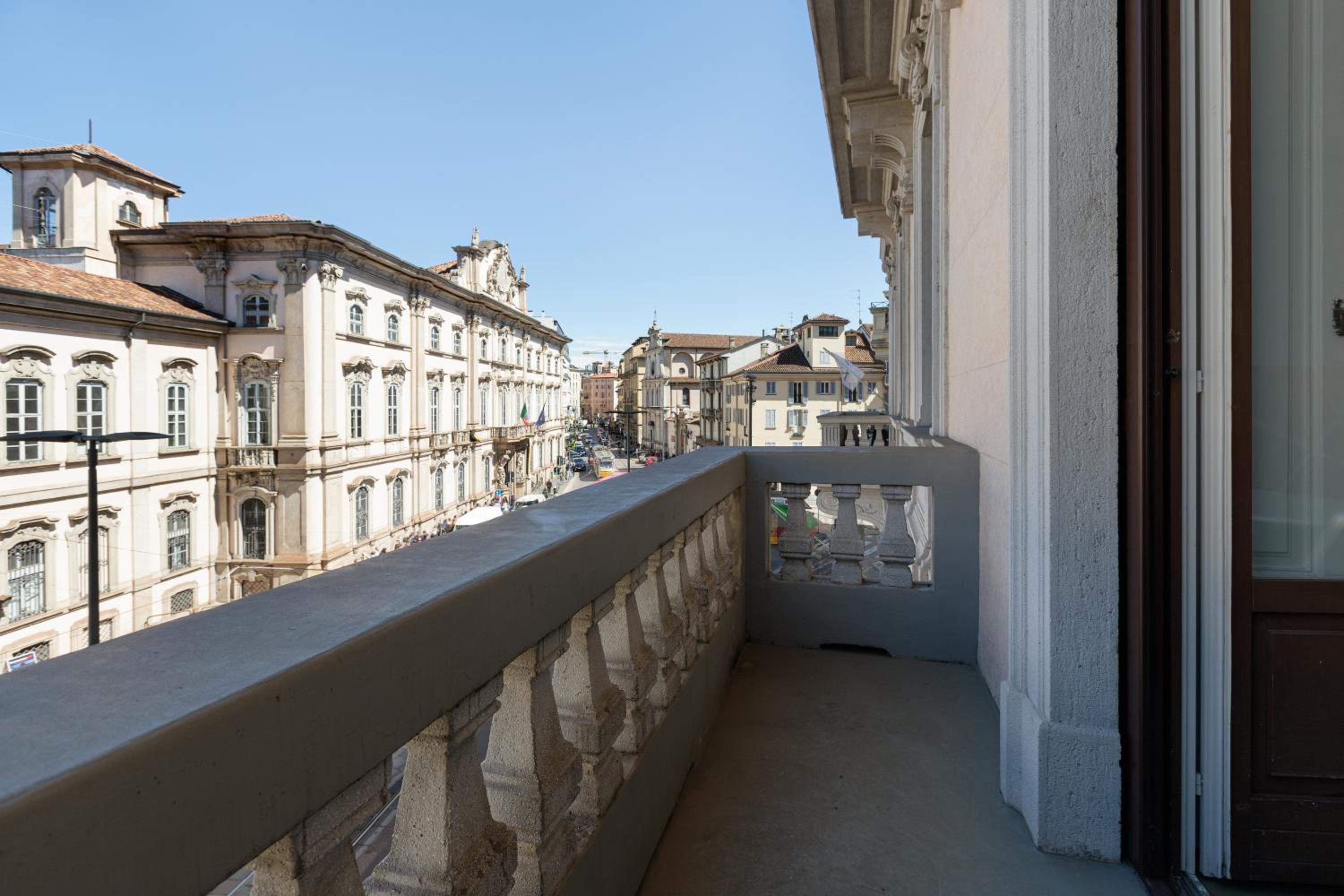 GuestHost - Milano Magenta Long Let Apts