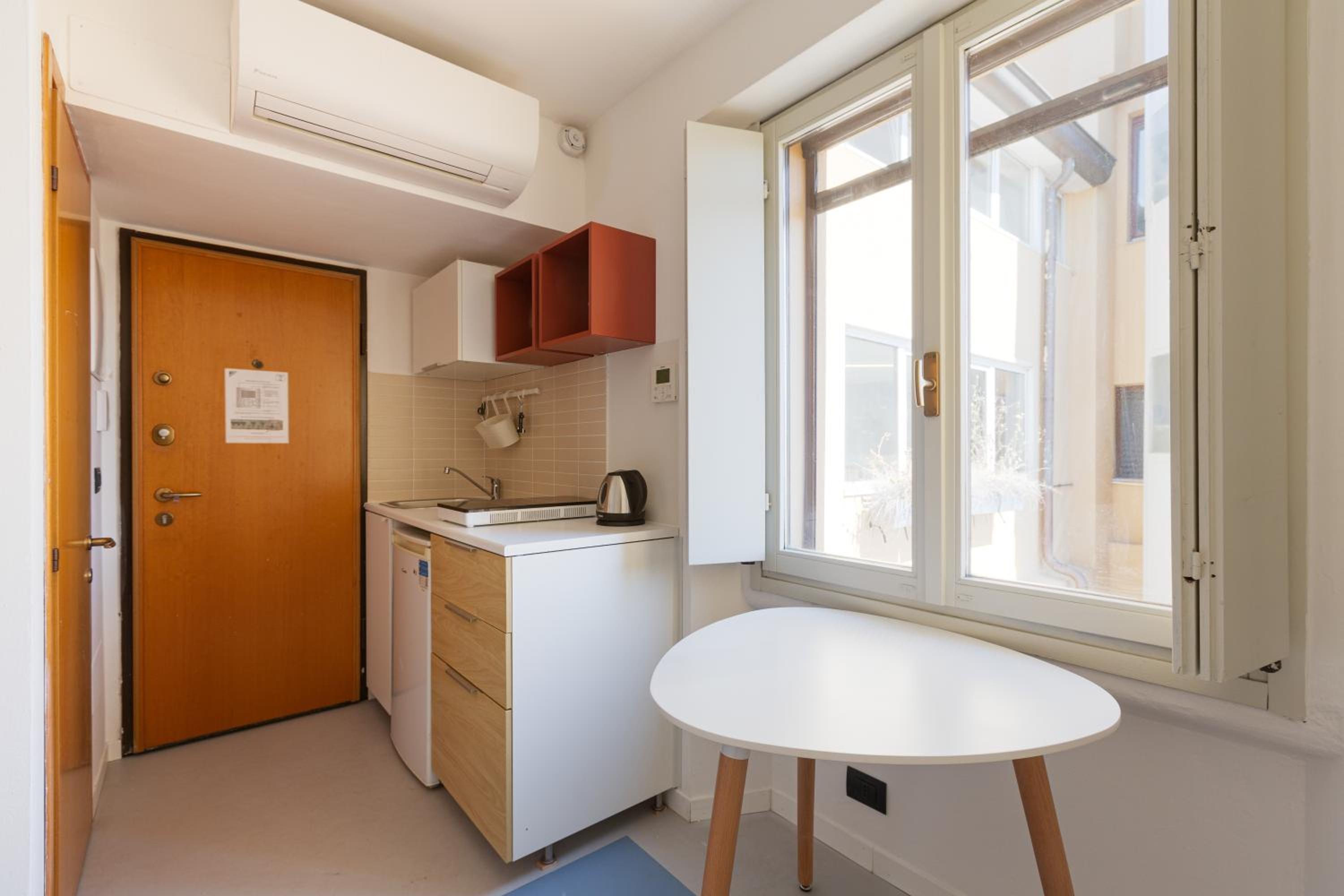 GuestHost - Milano Magenta Long Let Apts