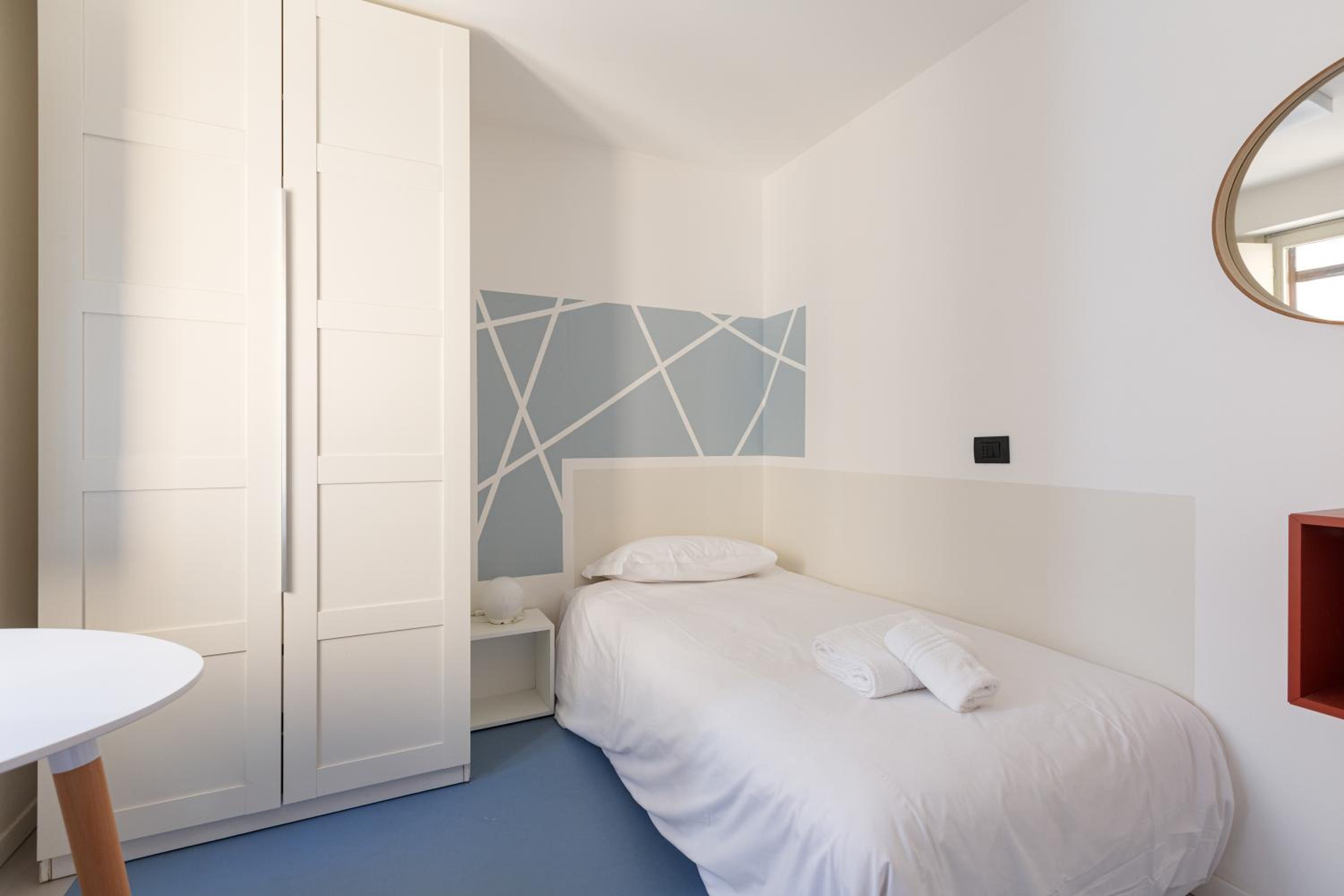 GuestHost - Milano Magenta Long Let Apts