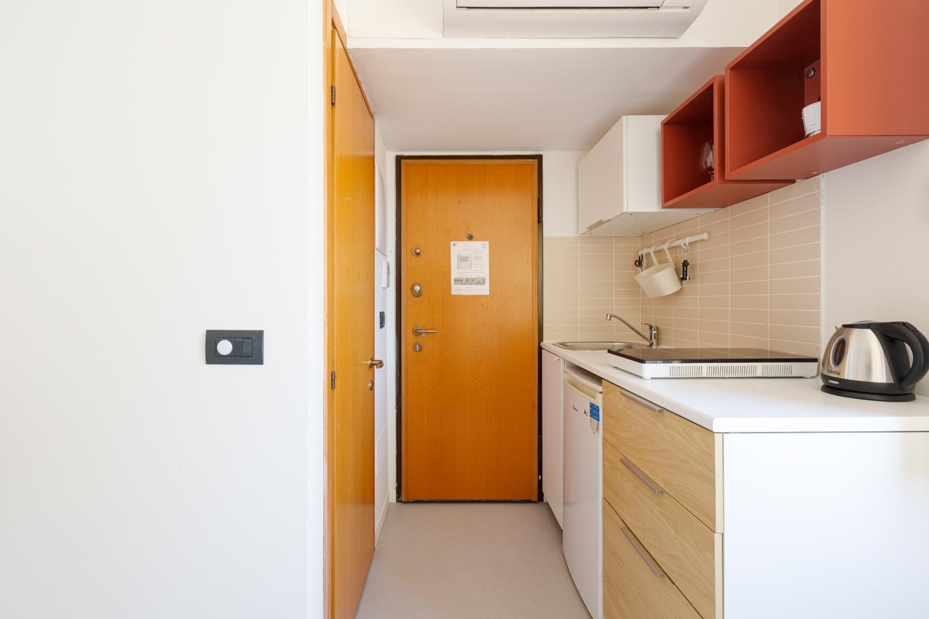 GuestHost - Milano Magenta Long Let Apts