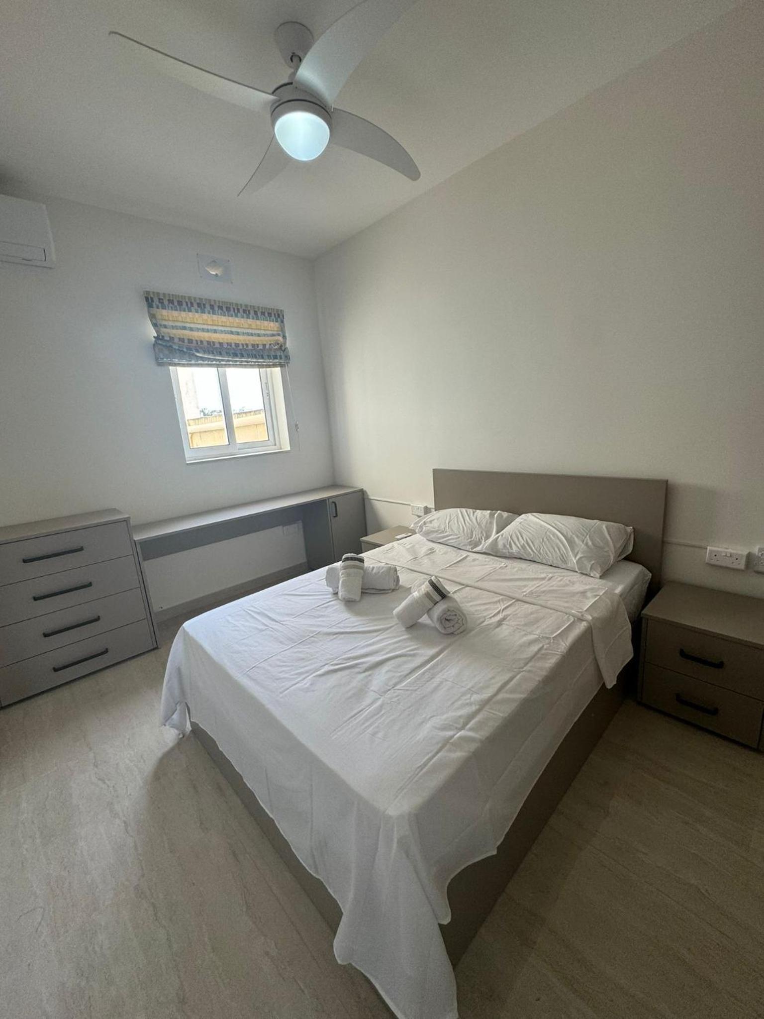 Victoria Modern Apartment view 3