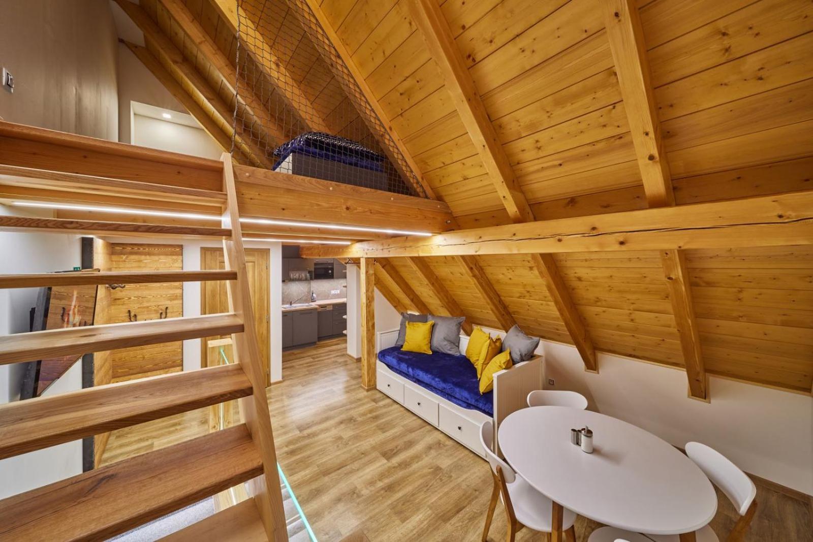 Urlas Apartments, 80m from ski slope, Dog friendly