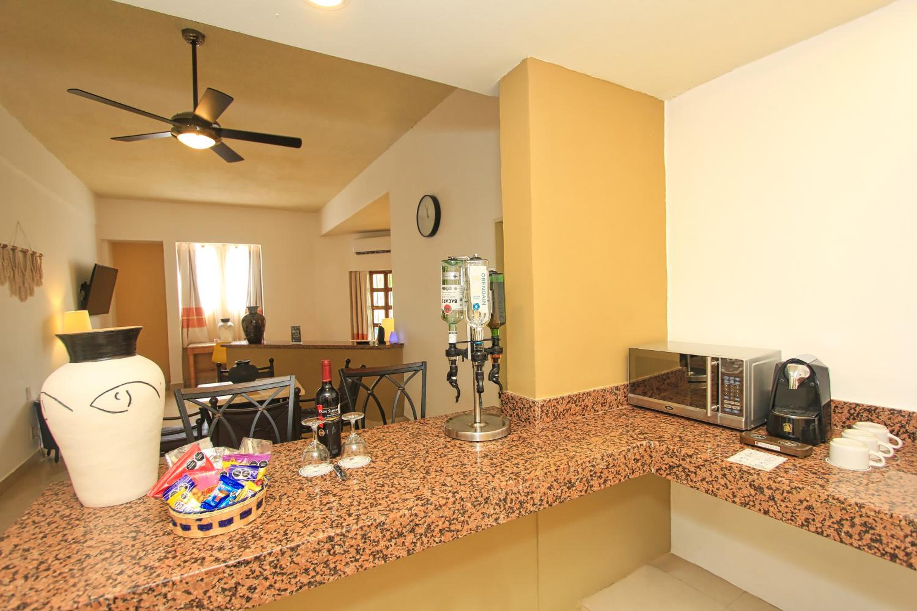 Binniguenda Huatulco & Beach Club