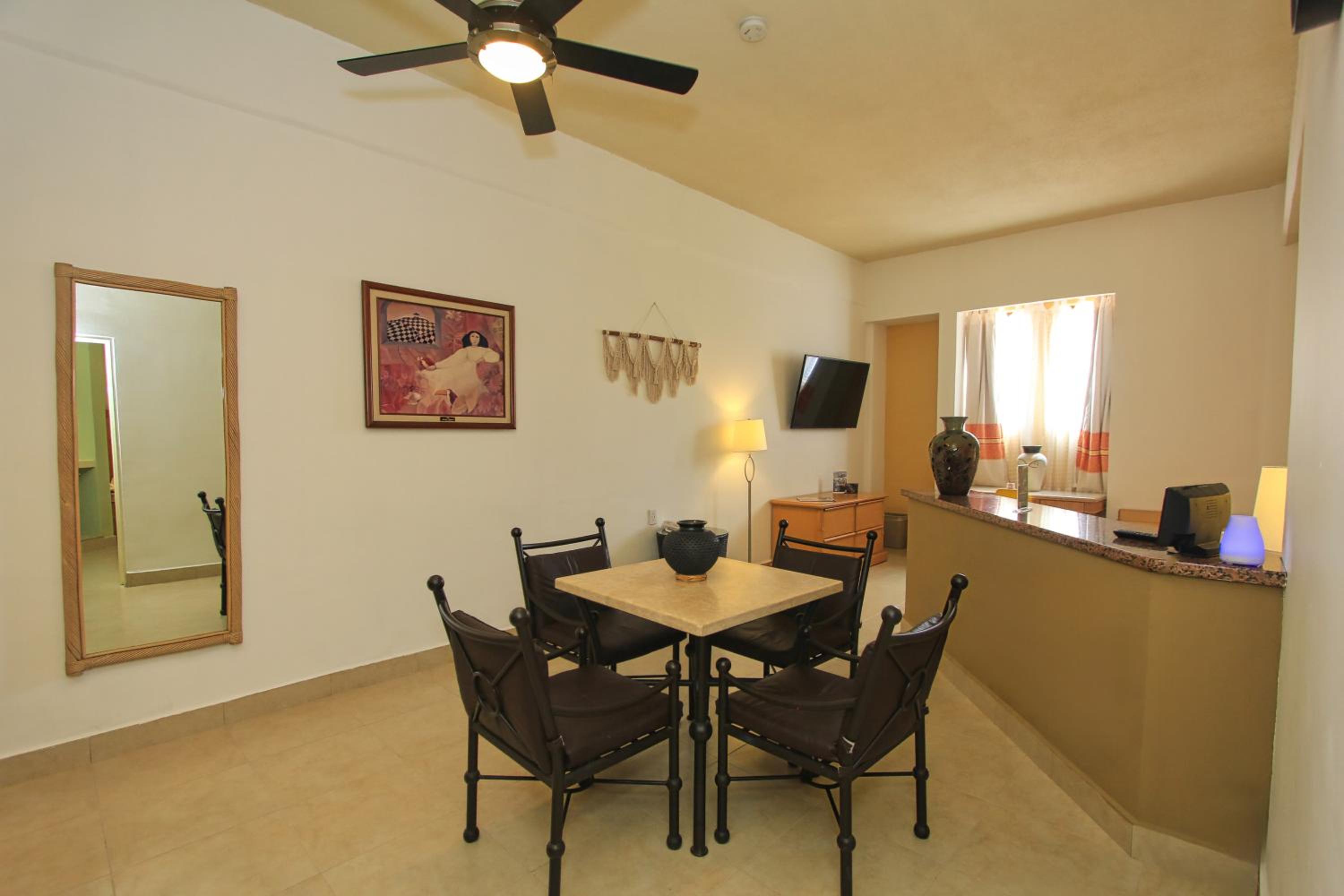 Binniguenda Huatulco & Beach Club