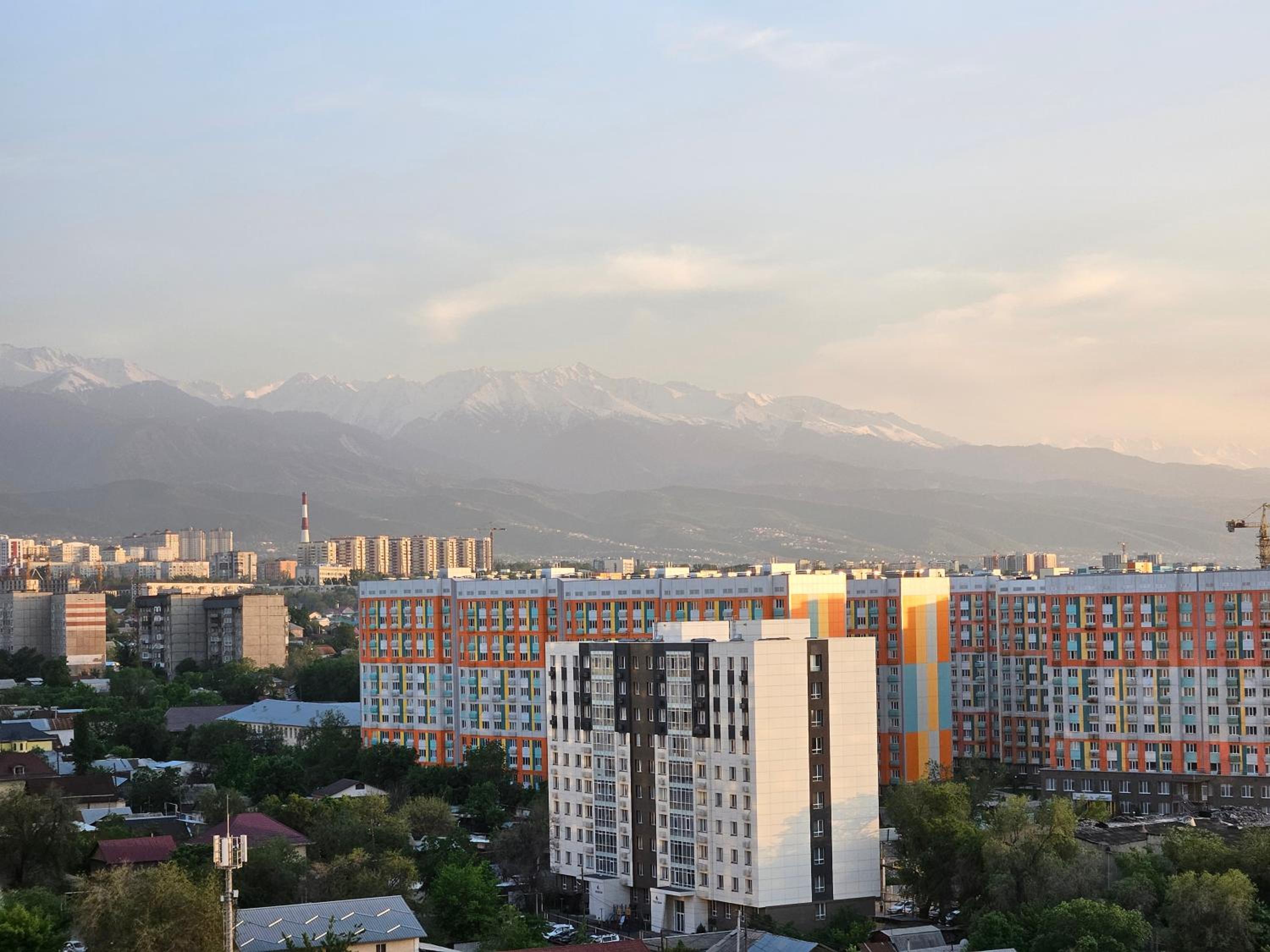 2 room apartment with mountain view, near metro and shopping mall view 2