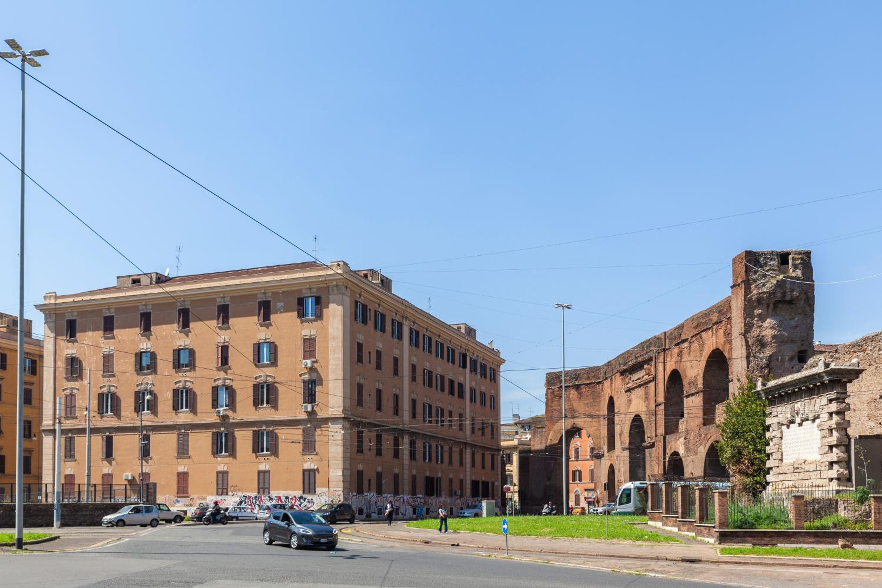 Hostly-ColorHome Rome Midtown