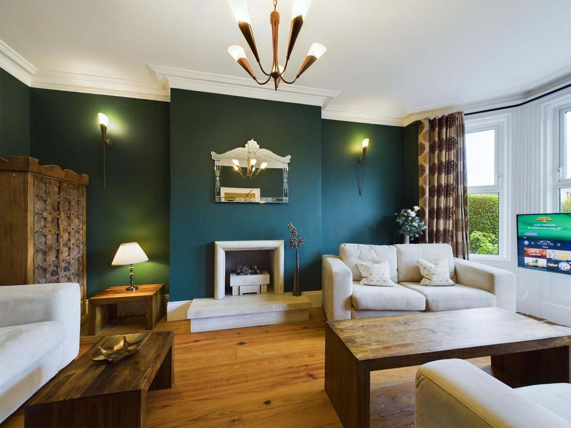 Three Seven Five, Bustling Ballyhackamore Sleeps 8 view 4