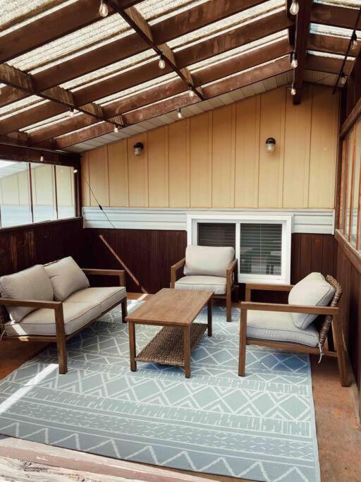 Elegant Boho Retreat - 8 min to WEM