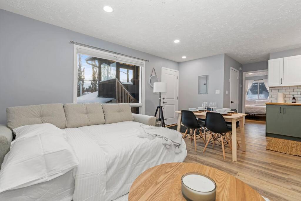 Elegant Boho Retreat - 8 min to WEM