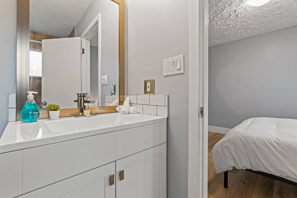 Elegant Boho Retreat - 8 min to WEM