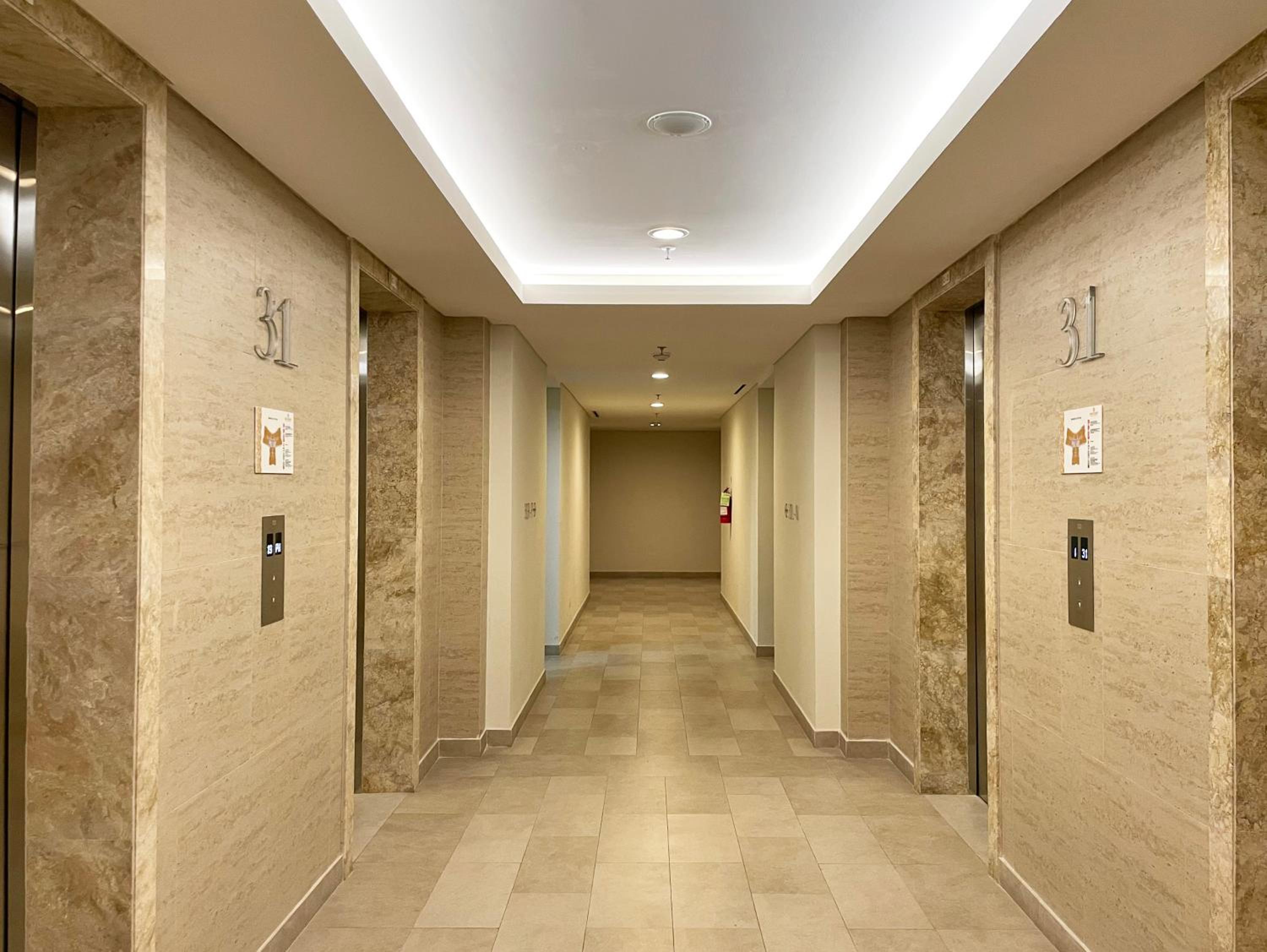 Apartemen Gold Coast PIK Sea View by Cheapinn
