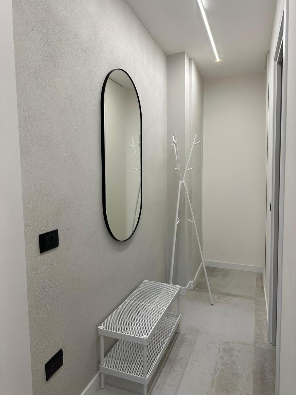 Orange heart room