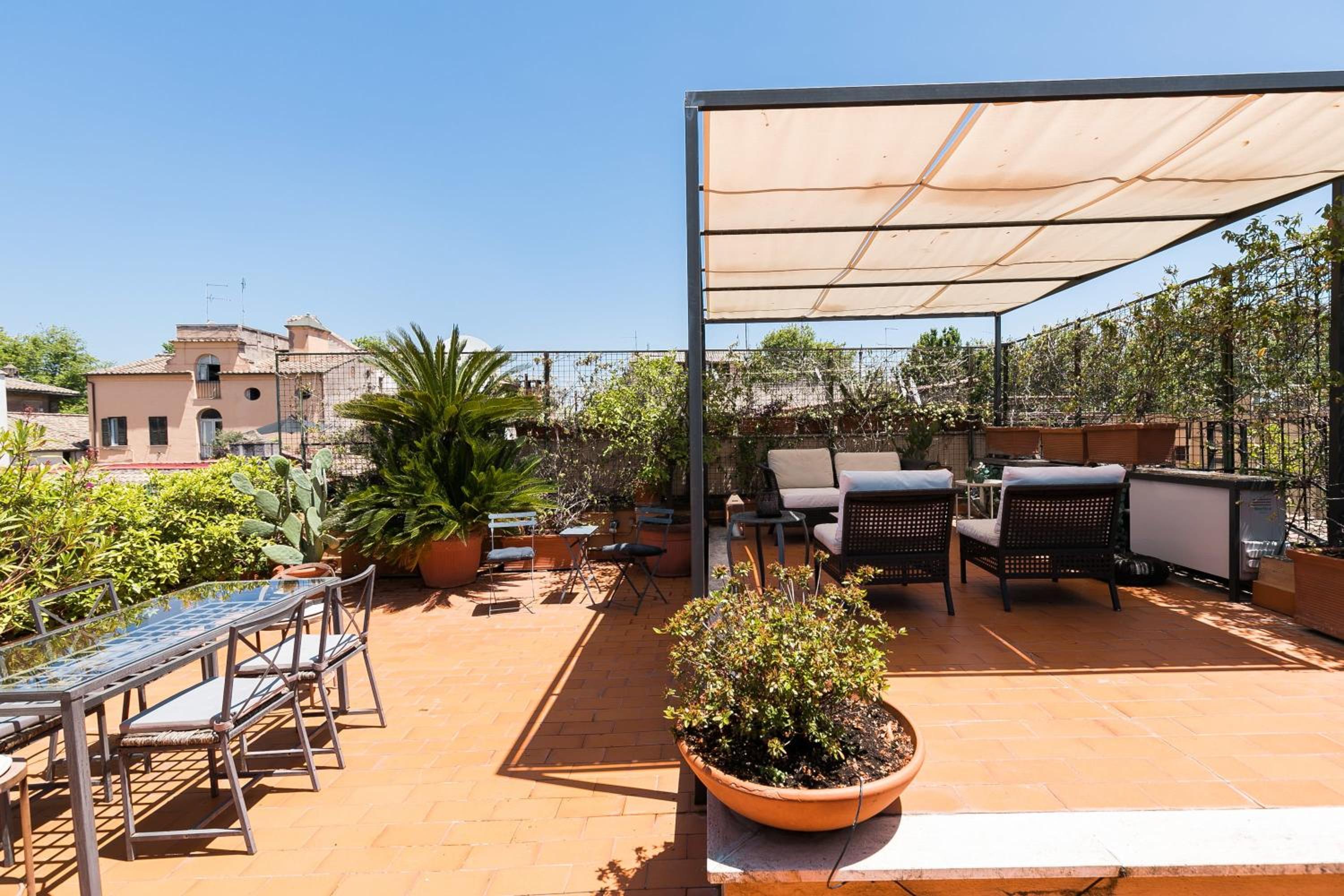 Trastevere Charming Penthouse
