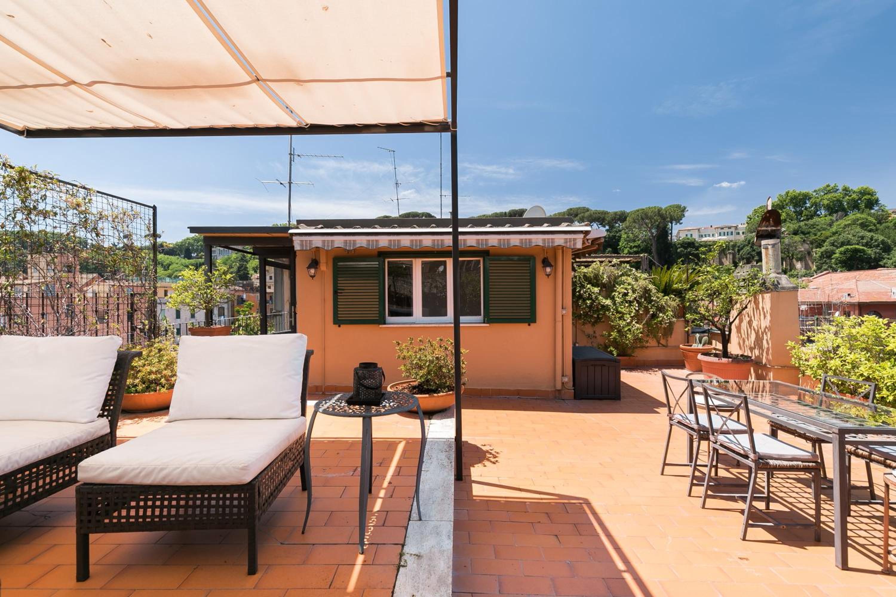 Trastevere Charming Penthouse
