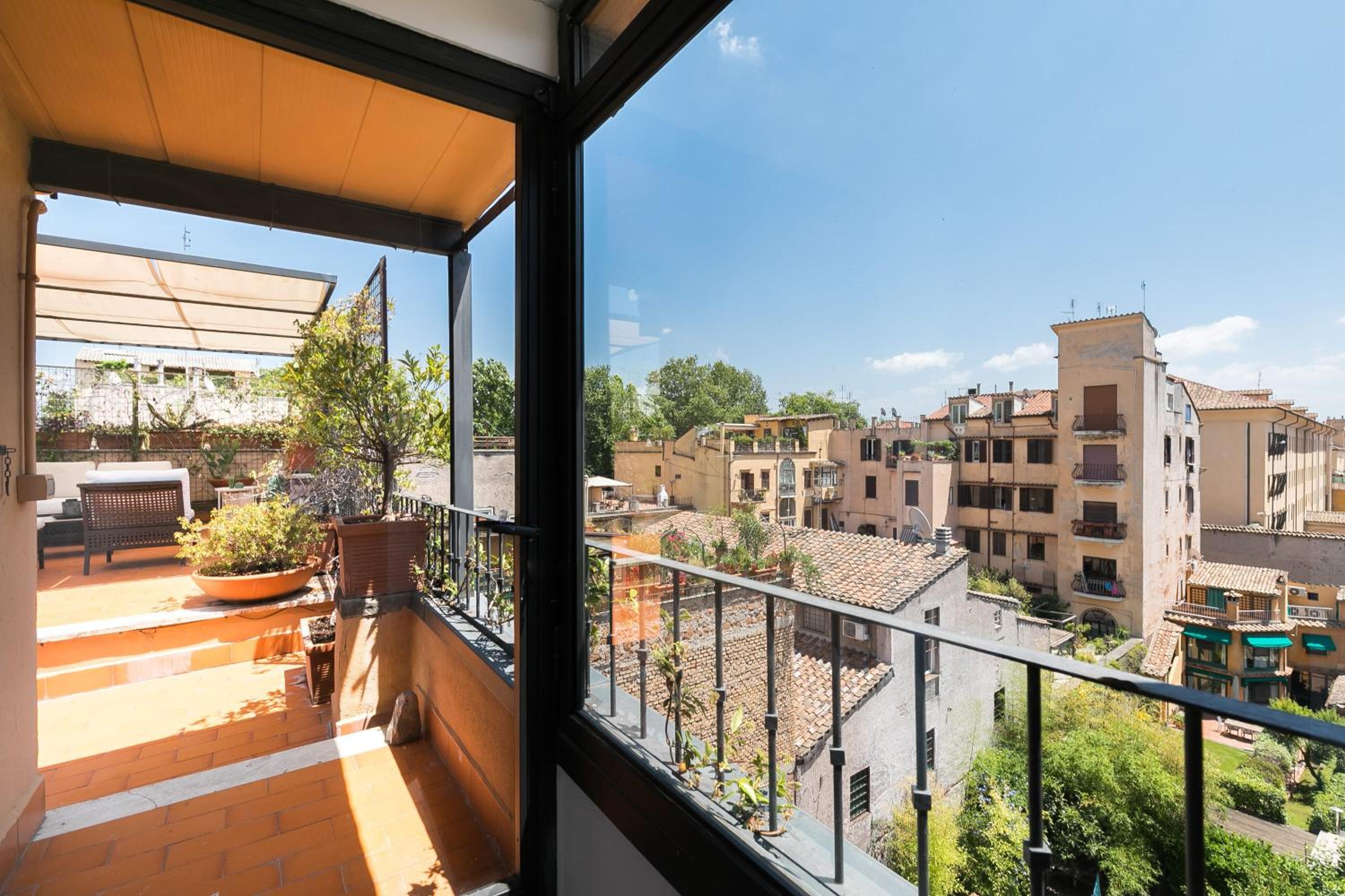 Trastevere Charming Penthouse