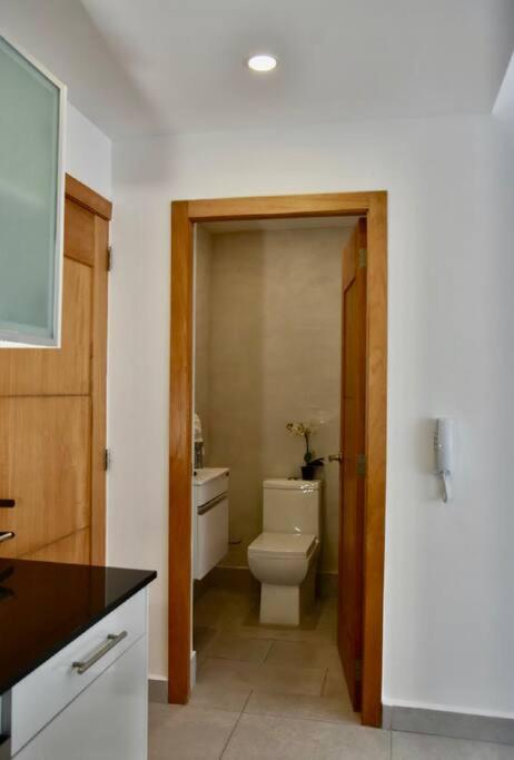 Acogedor APT 8vo piso,la Esperilla.DN view 4