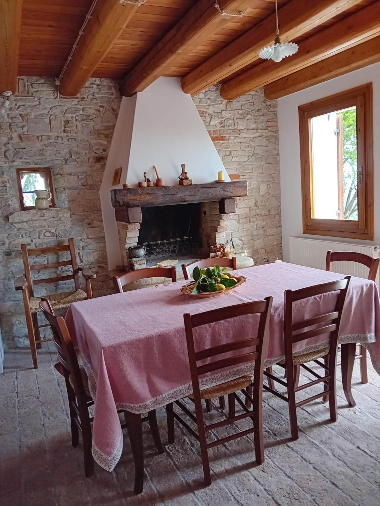 Vite in Rosa La Casetta view 4