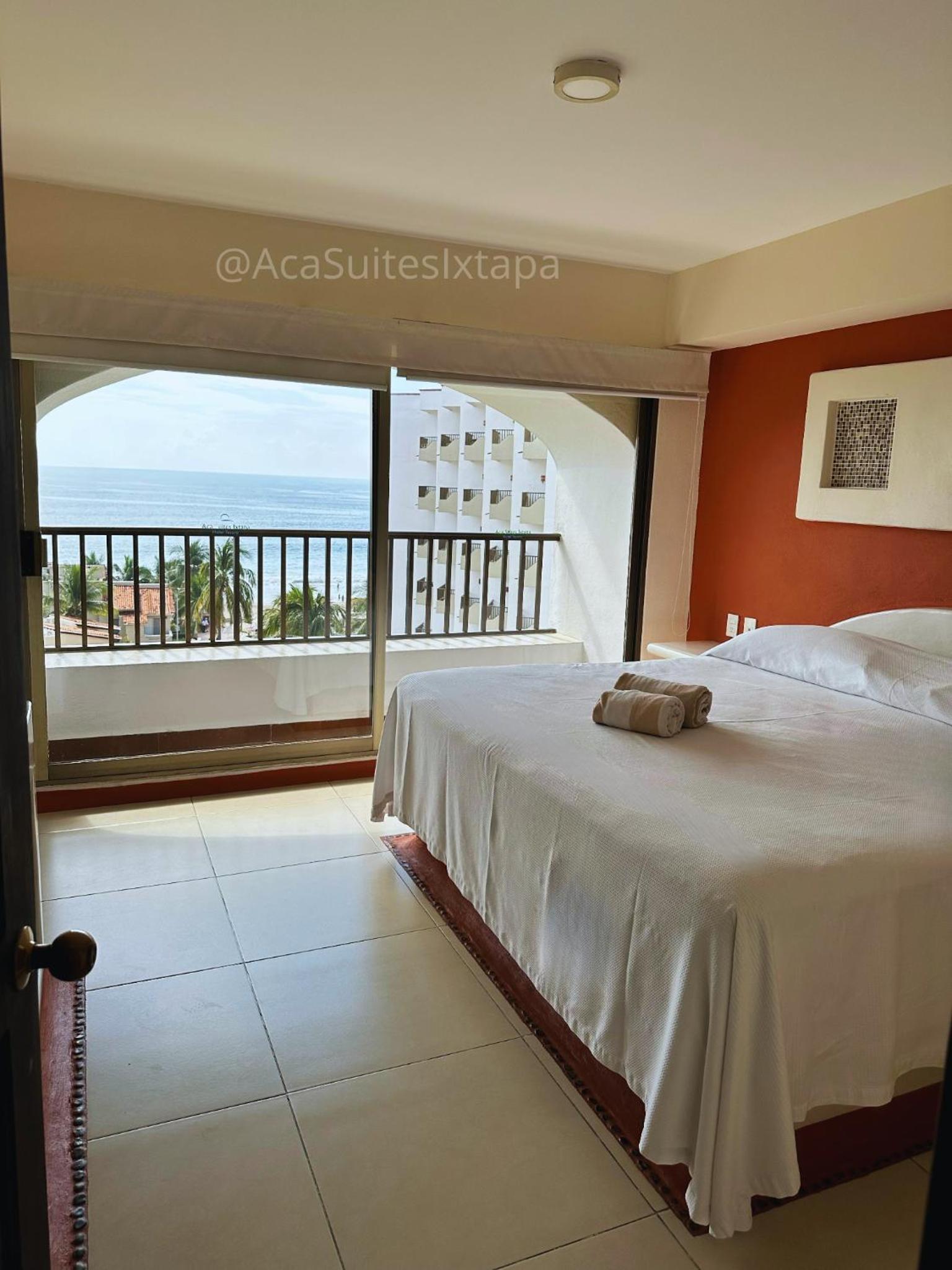 Aca Suites Ixtapa