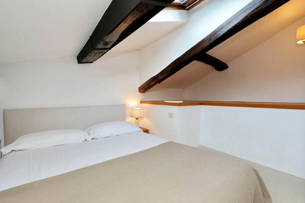 Trastevere Charming Loft | Romeloft photo 4