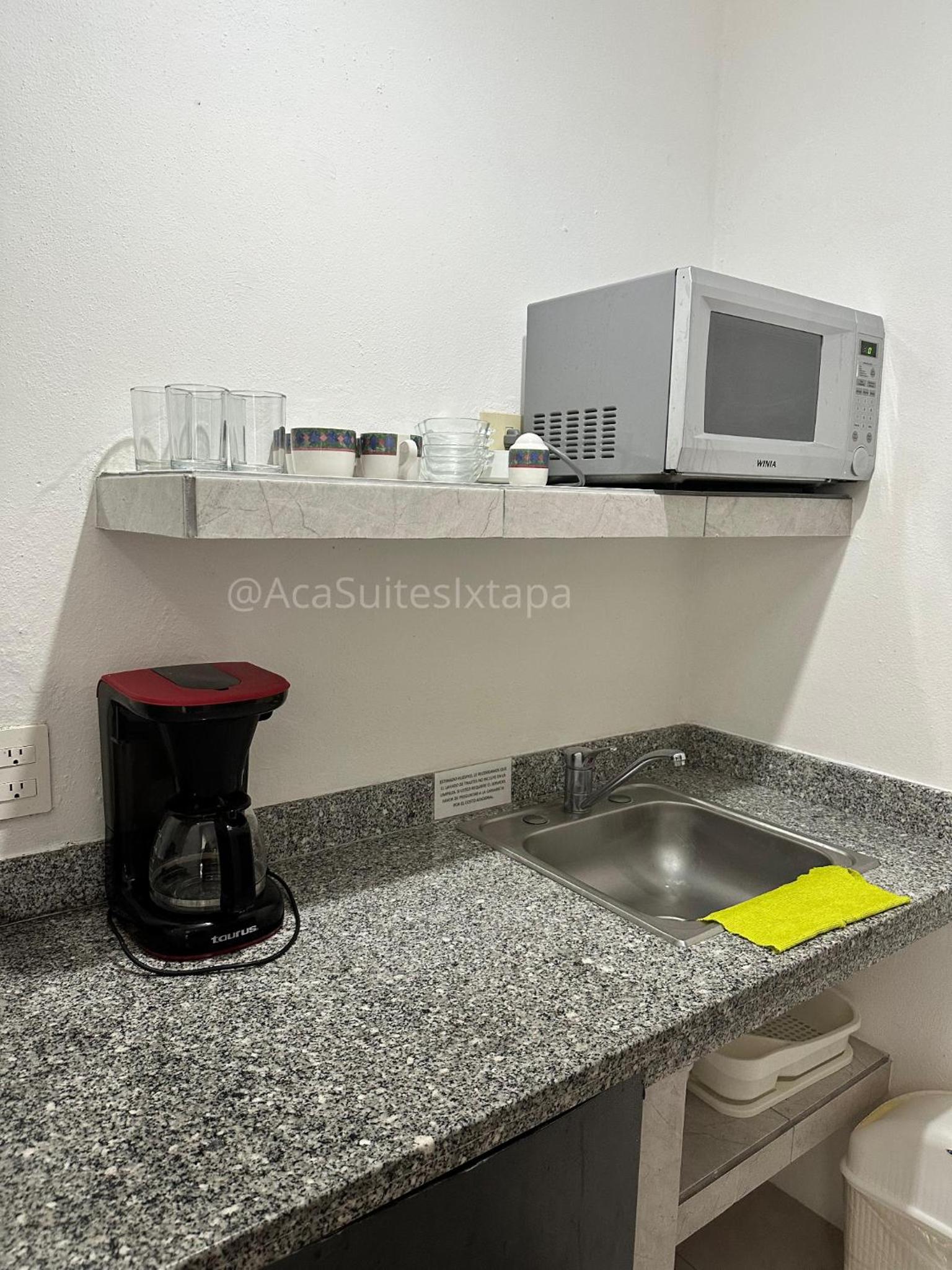 Aca Suites Ixtapa