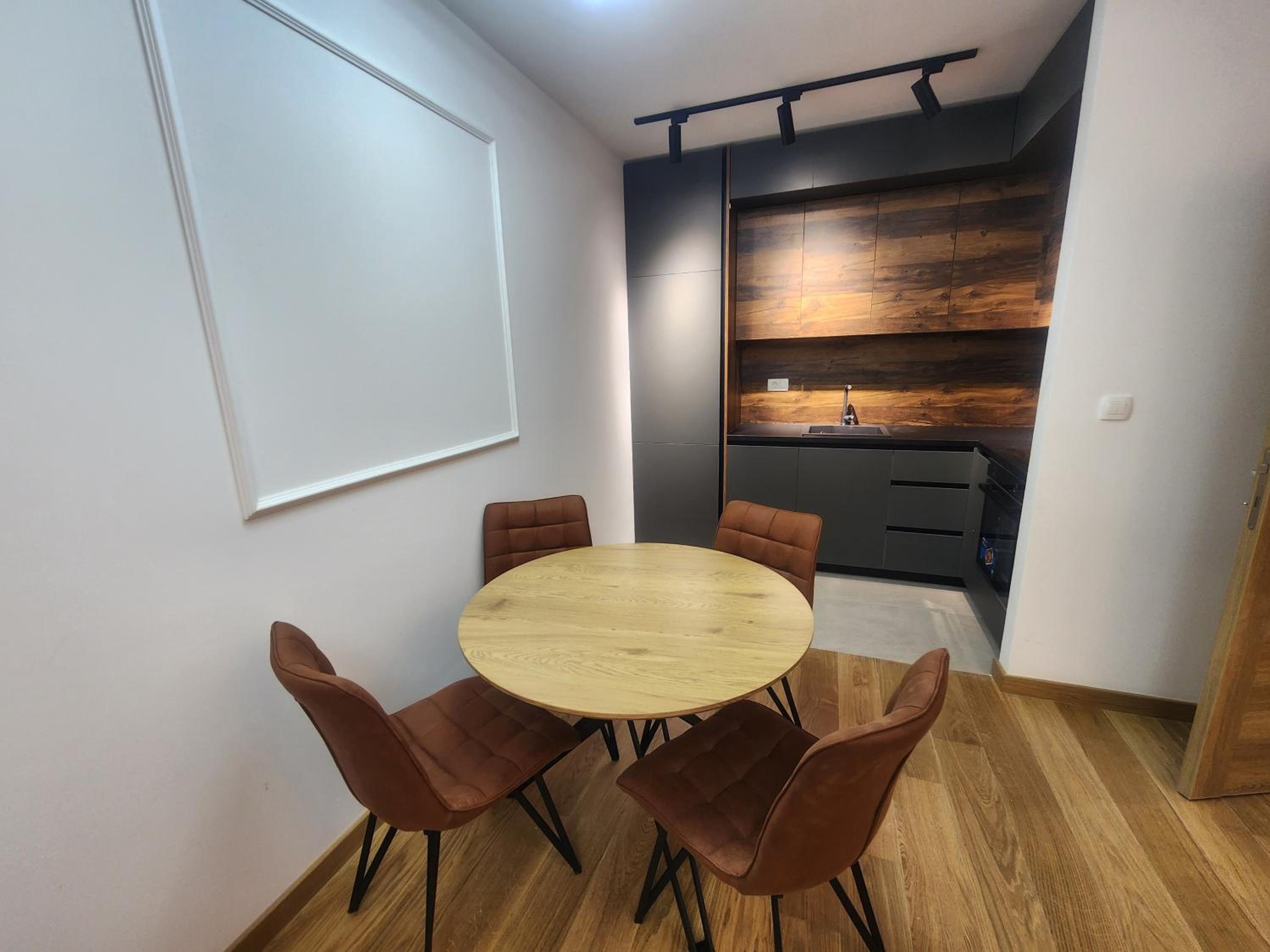 Eleven Apartment