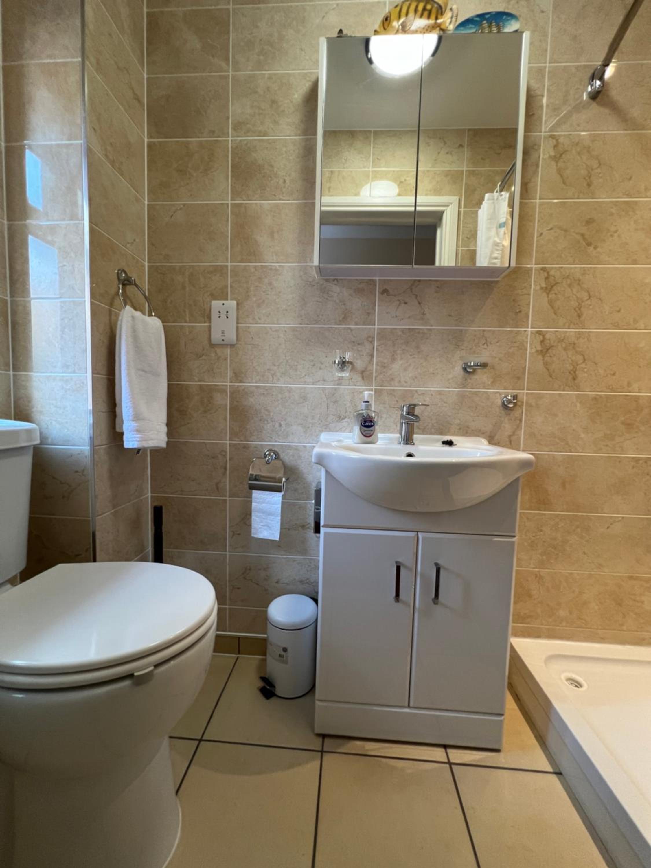 Private Apartment in Windsor view 2