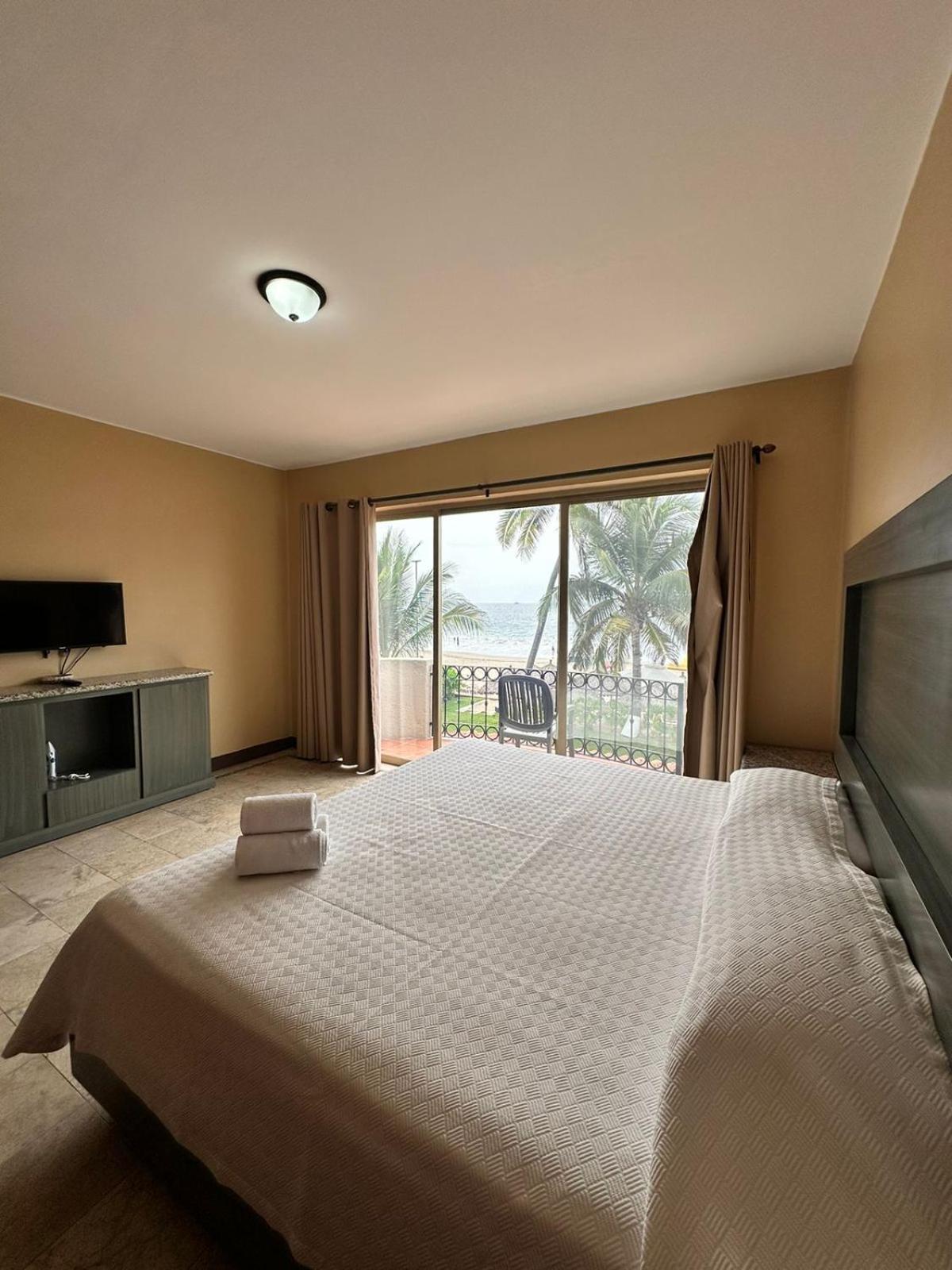 Aca Suites Ixtapa