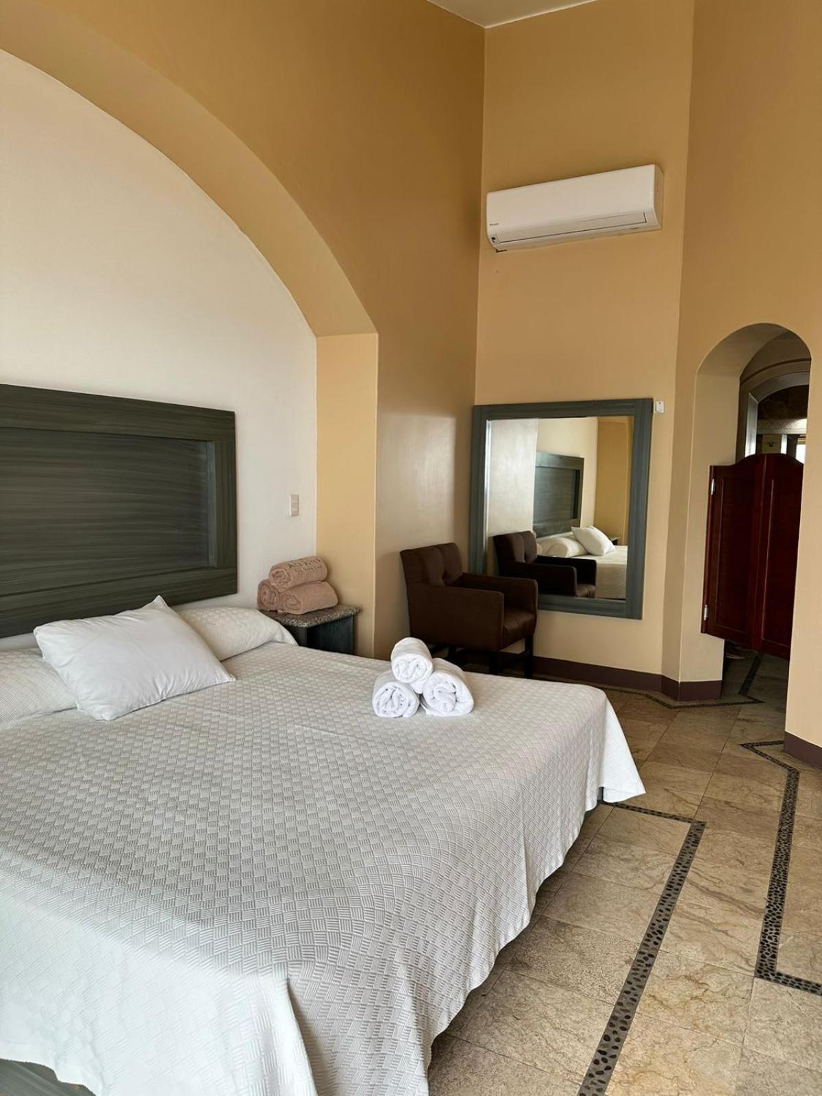 Aca Suites Ixtapa