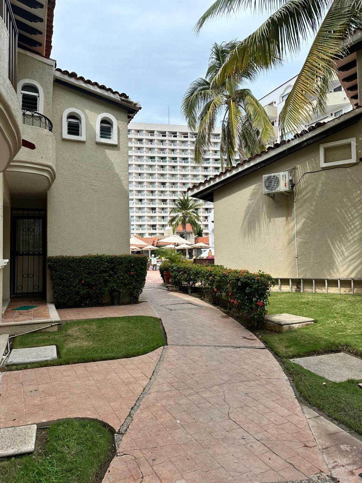 Aca Suites Ixtapa