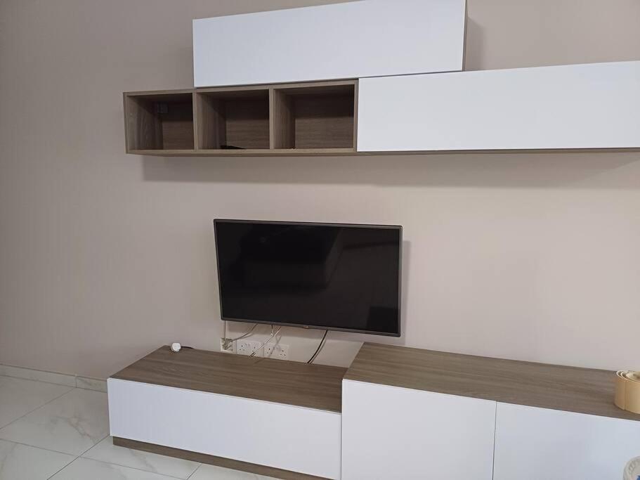 Large 3 bedroom - central Bugibba photo 5