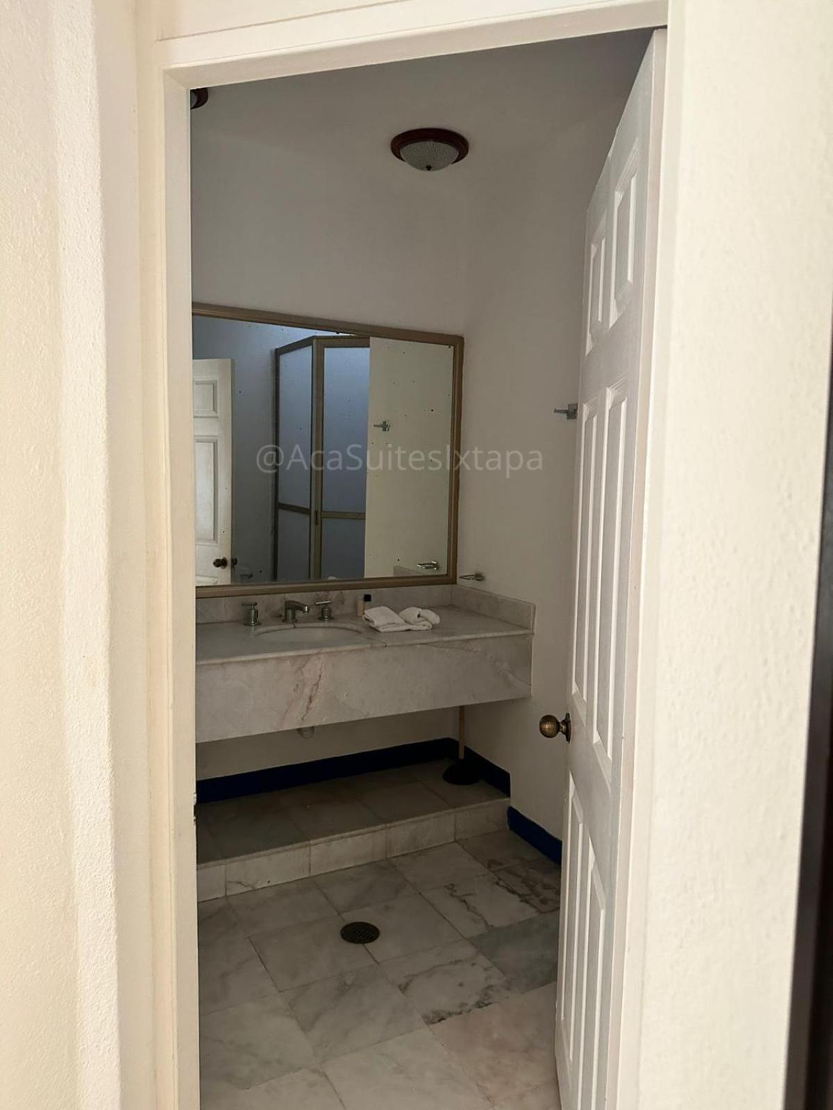 Aca Suites Ixtapa