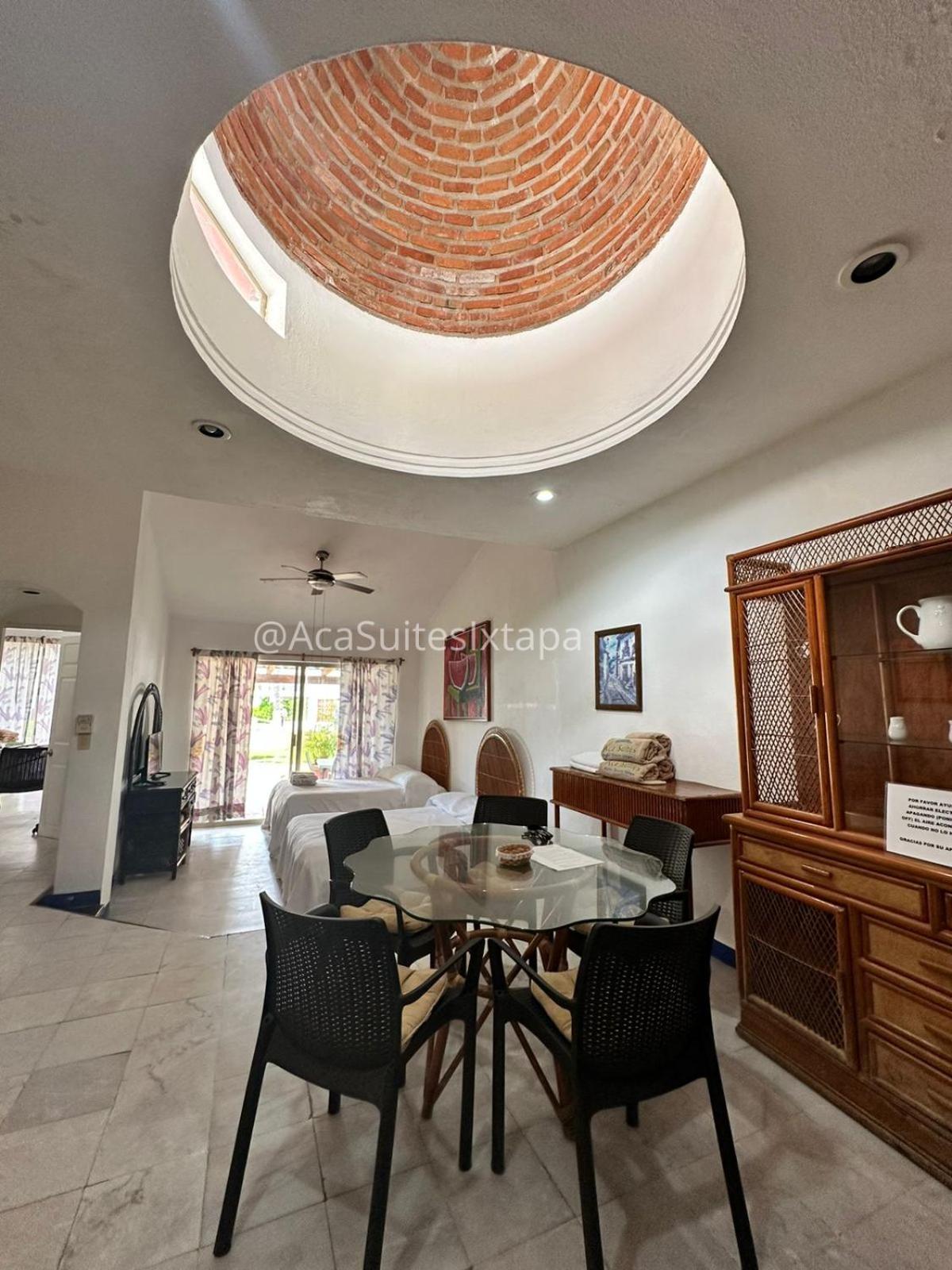 Aca Suites Ixtapa