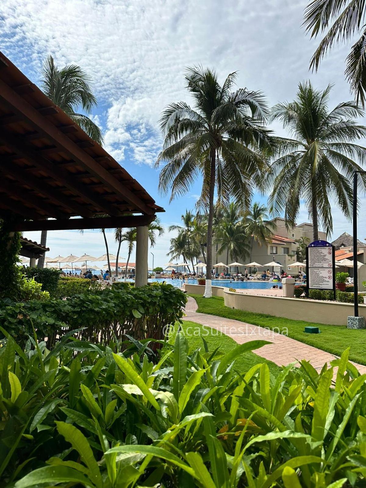 Aca Suites Ixtapa