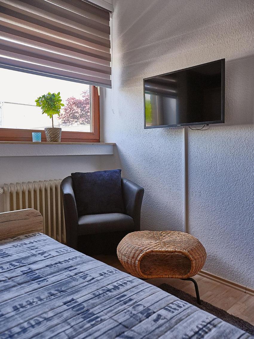 KATARINAS HOUSE mit 2 FeWo stilvoll, gemütlich & zentral Boxspringbett, Parkplatz, Balkon oder Garten