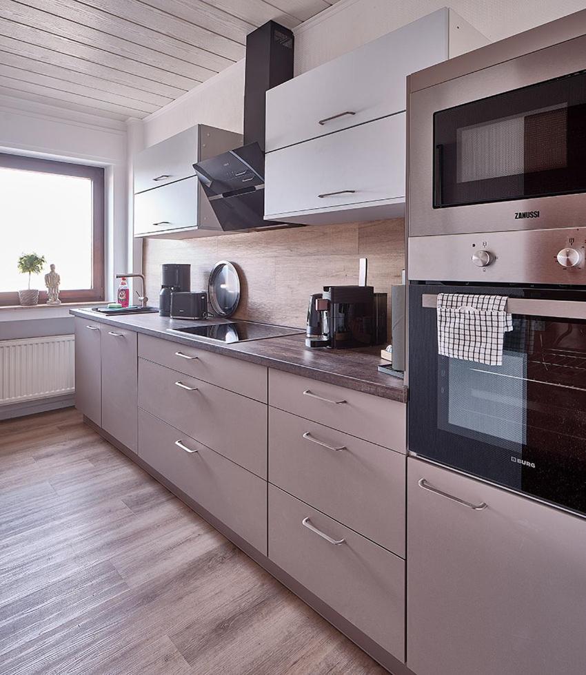 KATARINAS HOUSE mit 2 FeWo stilvoll, gemütlich & zentral Boxspringbett, Parkplatz, Balkon oder Garten